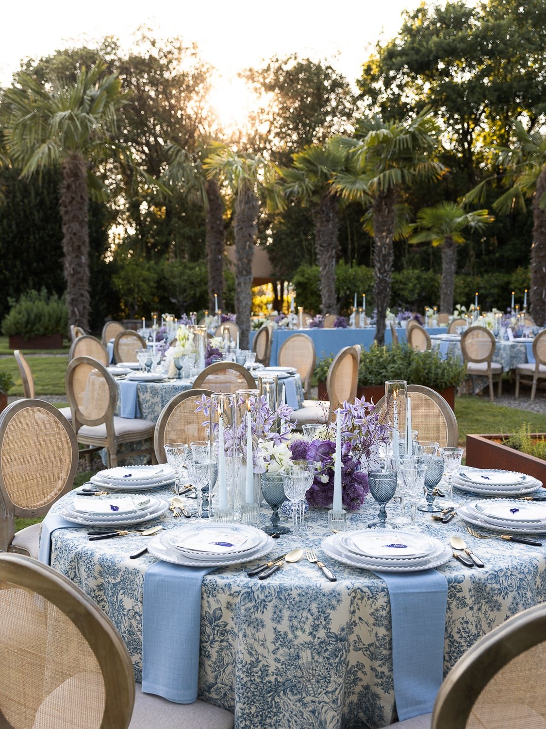 Minimalist wedding table decor in Provence at Domaine des Andéols.