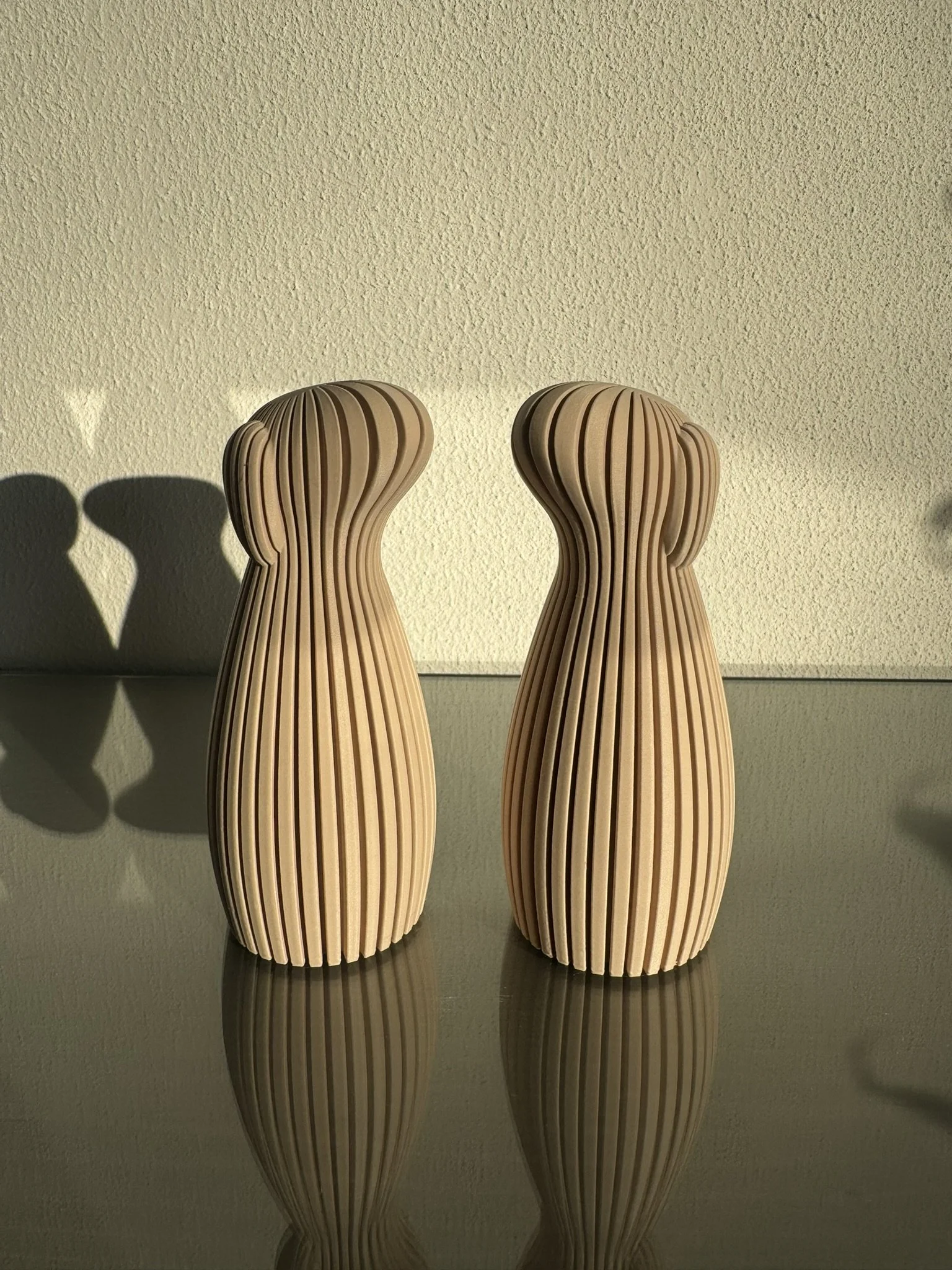 3D-gedruckte Hunde-Statue im Japandi Design
