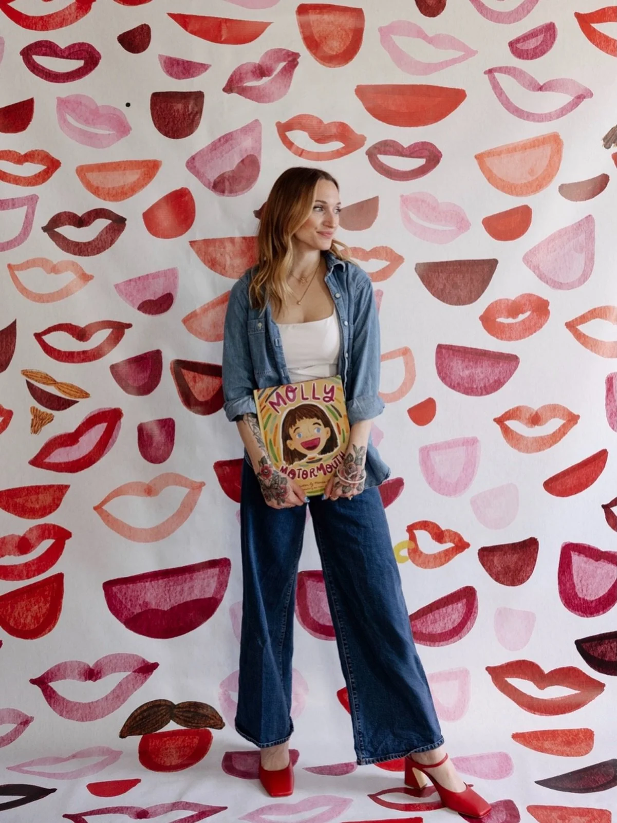 Molly MotorMouth is coming verrrrrrry soon! ✨ eeeek! Huge thank you to my wonderful friend @mackenseyalexander for getting some photos for me!