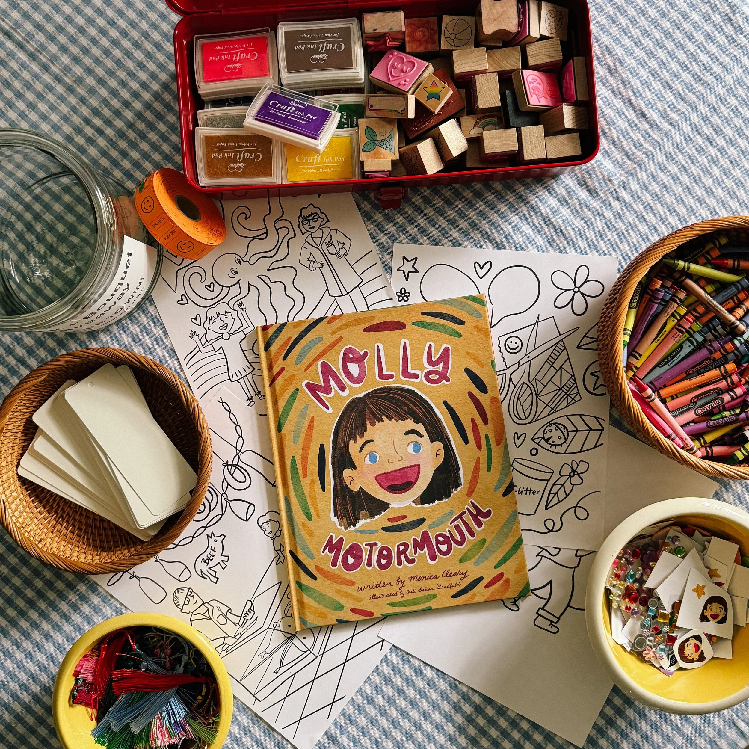 Party prep 🎉 THIS SUNDAY! Join us at Starland Yard for the Molly MotorMouth book release party! I&rsquo;ll be doing a book + bouquet giveaway, flowers from @sweetfieldflowers. Activities for the kids include FREE face painting, DIY bookmarks, and Mo