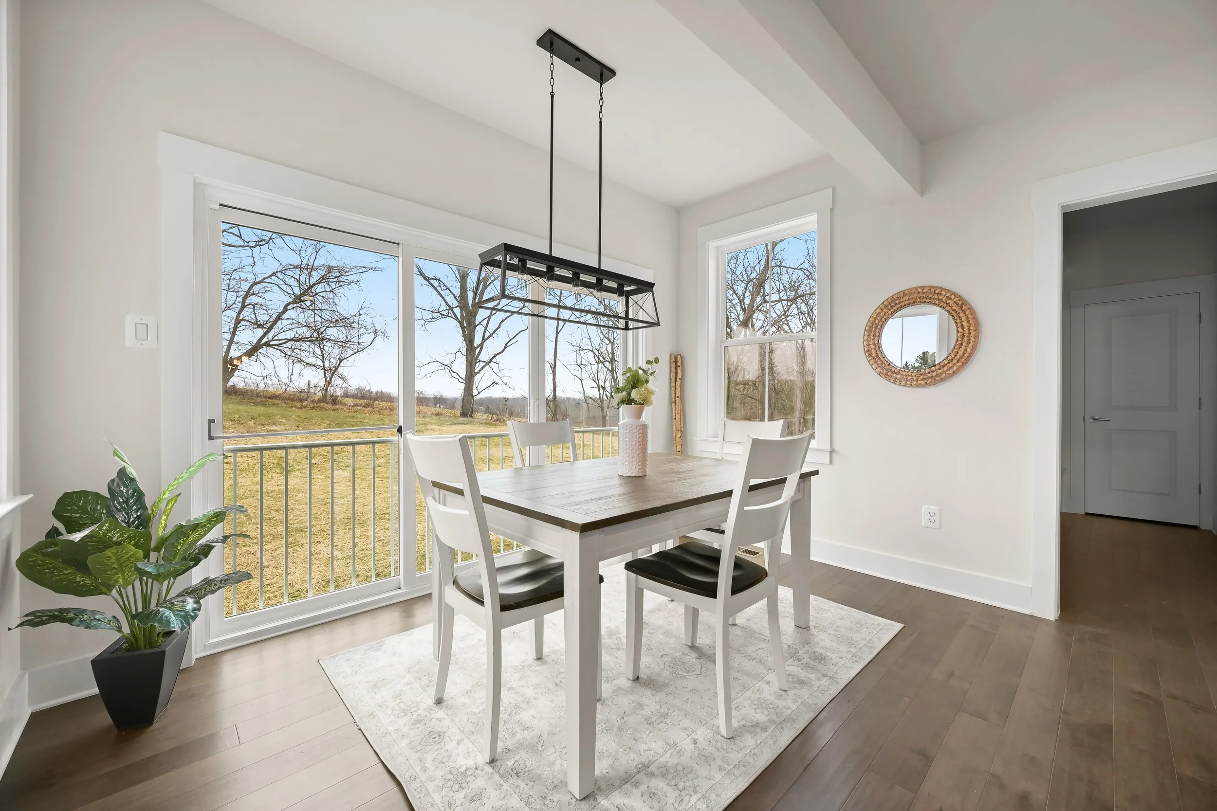 20-Breakfast Nook.jpg