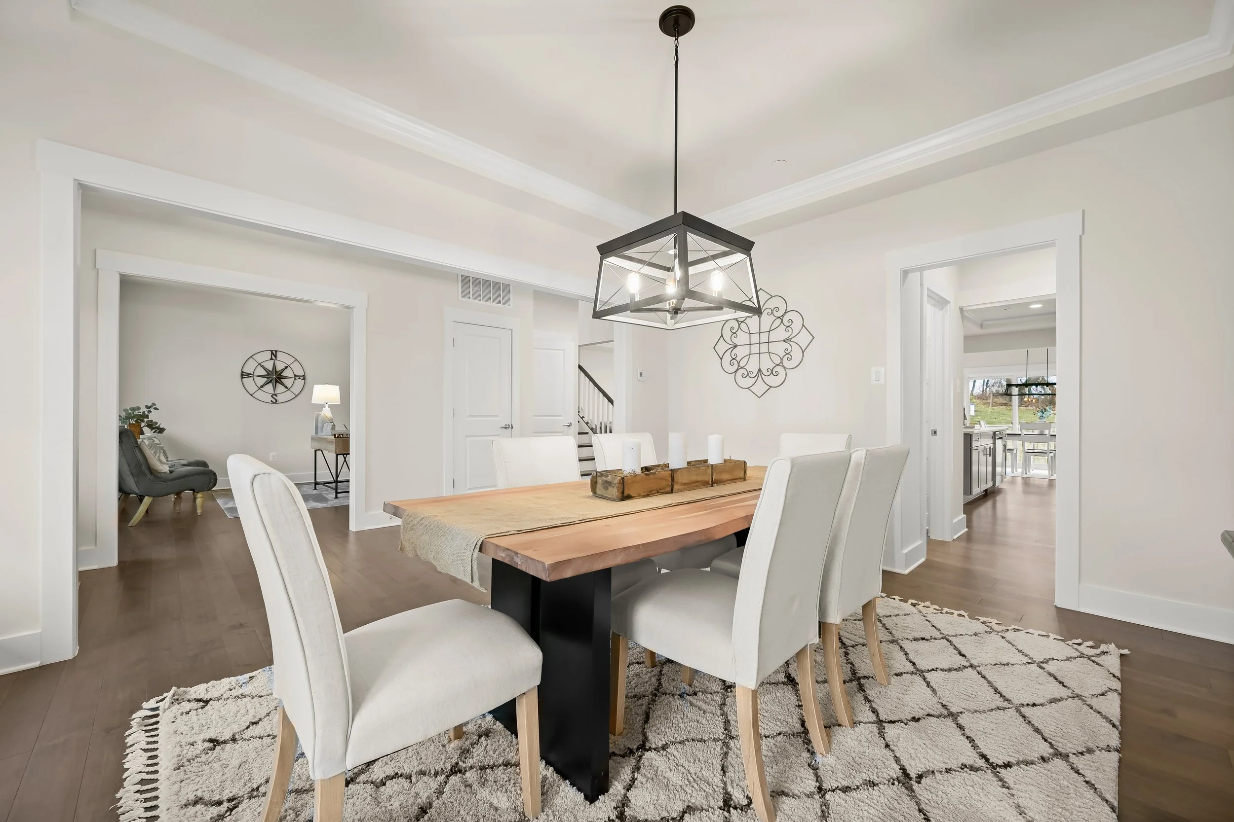 09-Dining Room.jpg