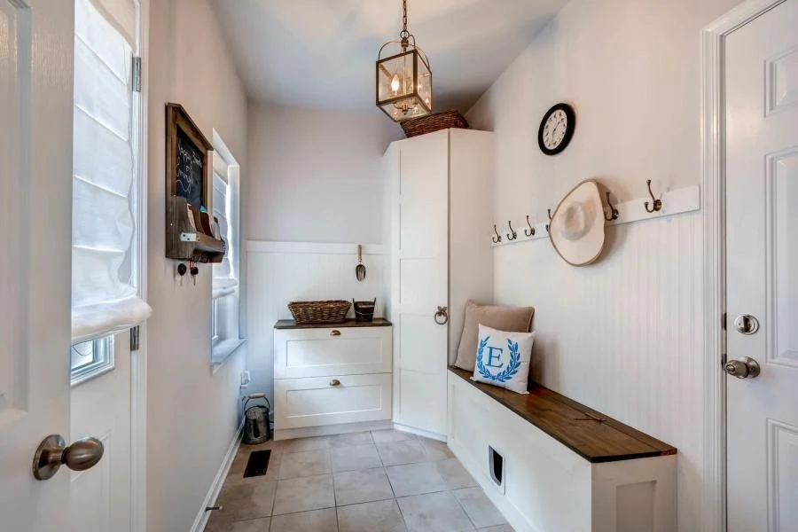 13912A_Manor_Road_Phoenix_MD-large-040-21-Mudroom-1500x1000-72dpi.jpg