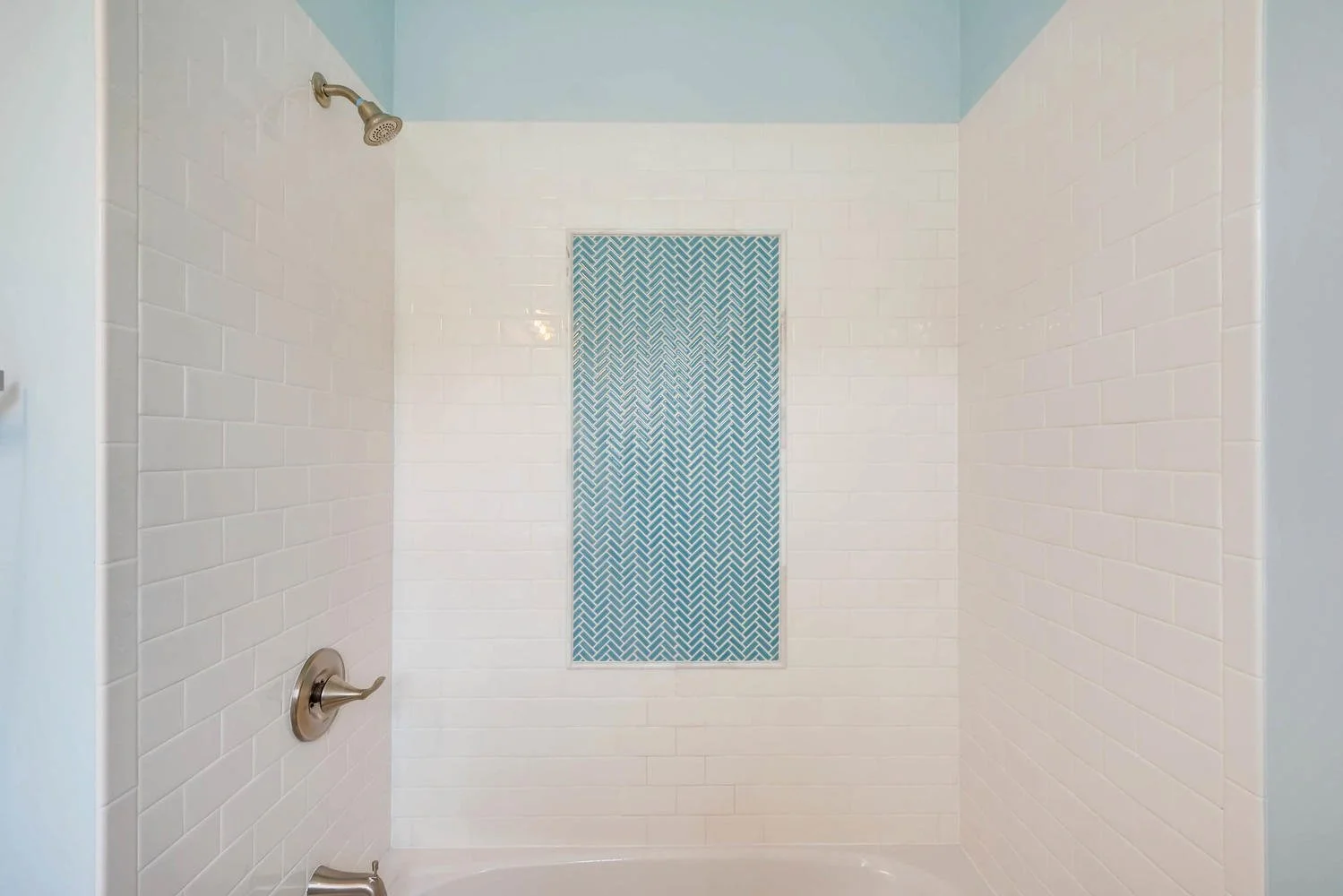 120A Midhurst Road Baltimore-large-034-32-2nd Floor Bathroom Detail-1500x1000-72dpi.jpg