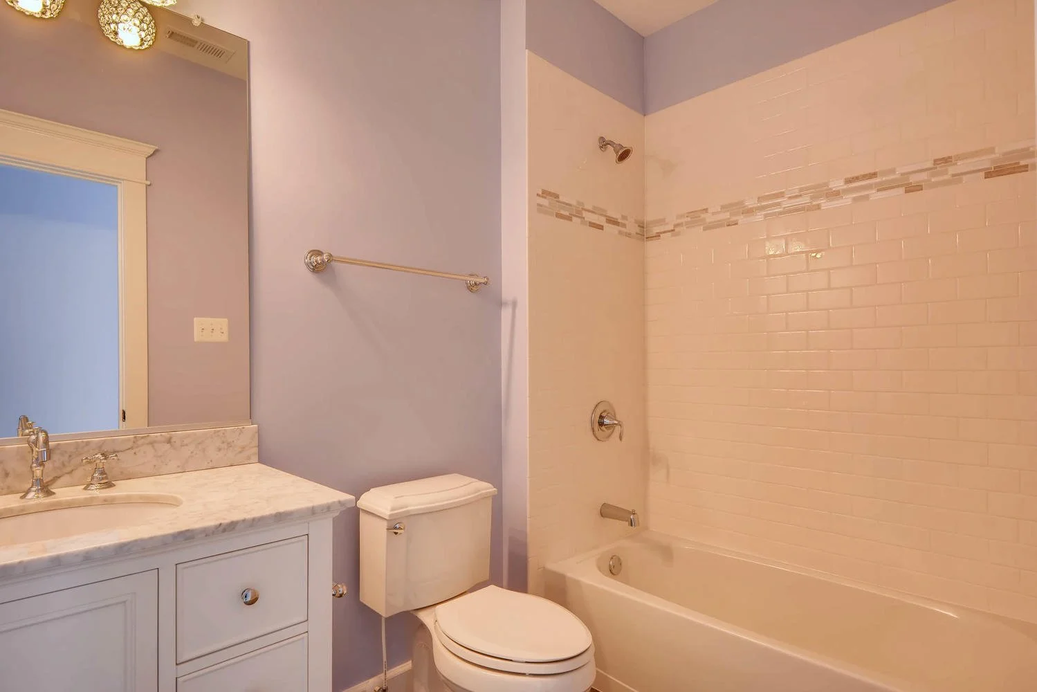 120A Midhurst Road Baltimore-large-035-28-2nd Floor Bathroom-1500x1000-72dpi.jpg