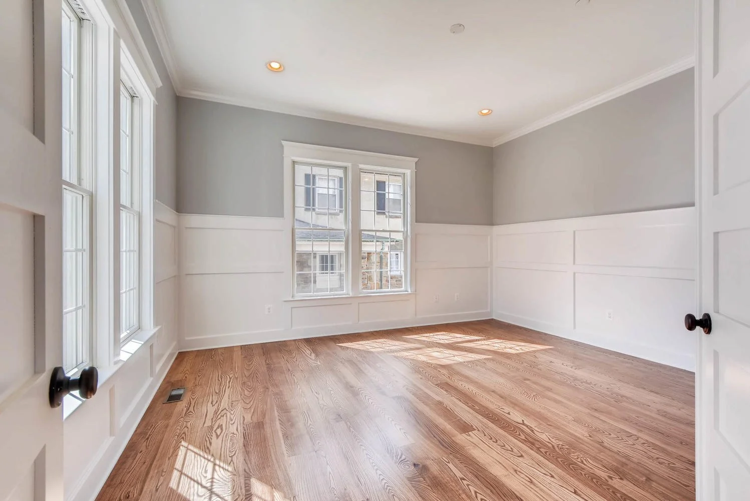 120A Midhurst Road Baltimore-large-004-13-Living Room-1499x1000-72dpi.jpg