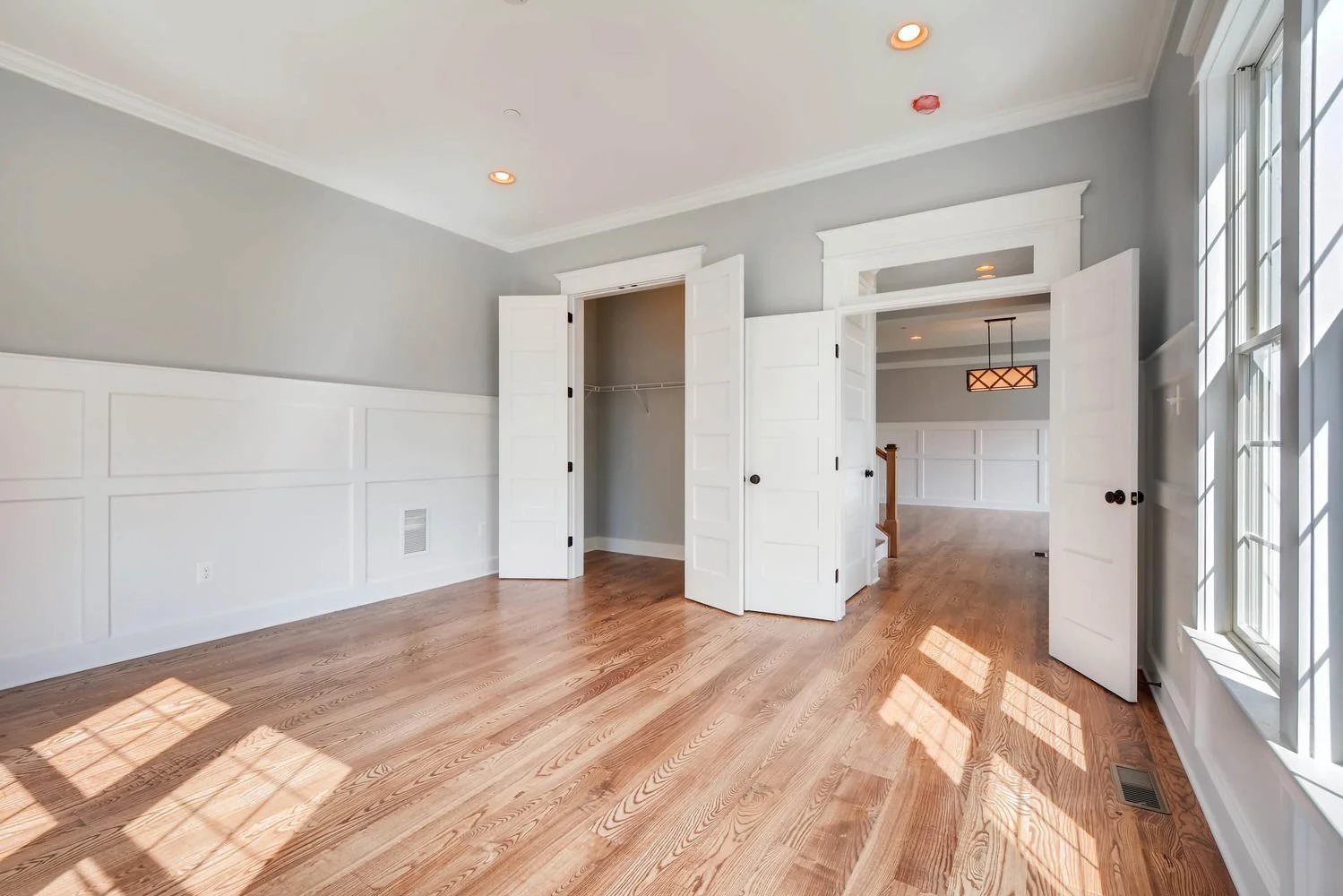 120A Midhurst Road Baltimore-large-005-5-Living Room-1500x1000-72dpi.jpg