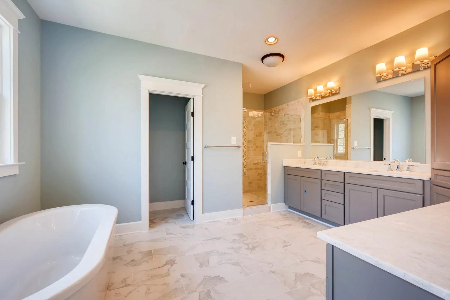 120A Midhurst Road Baltimore-large-020-14-2nd Floor Master Bathroom-1500x1000-72dpi.jpg
