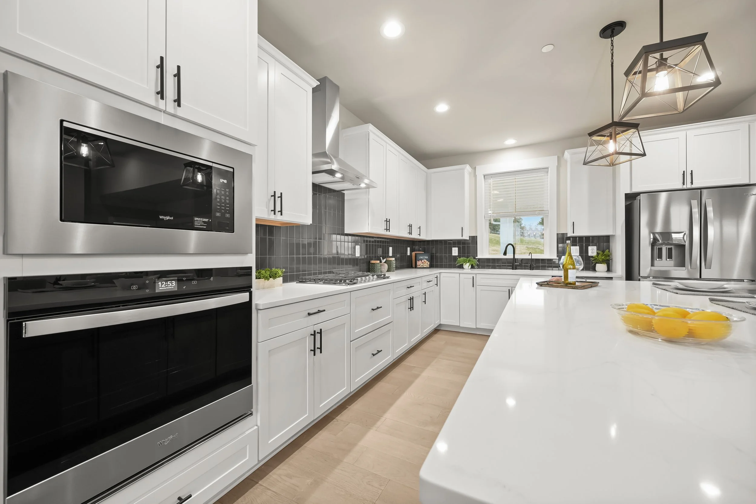 16-Kitchen.jpg