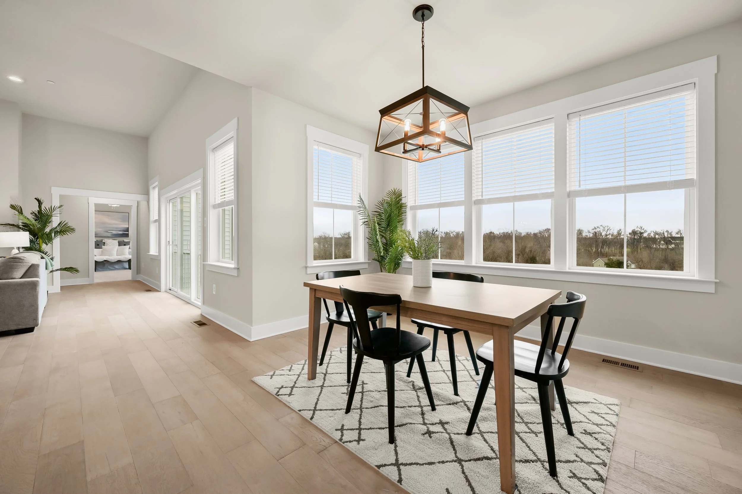 22-Breakfast Nook.jpg