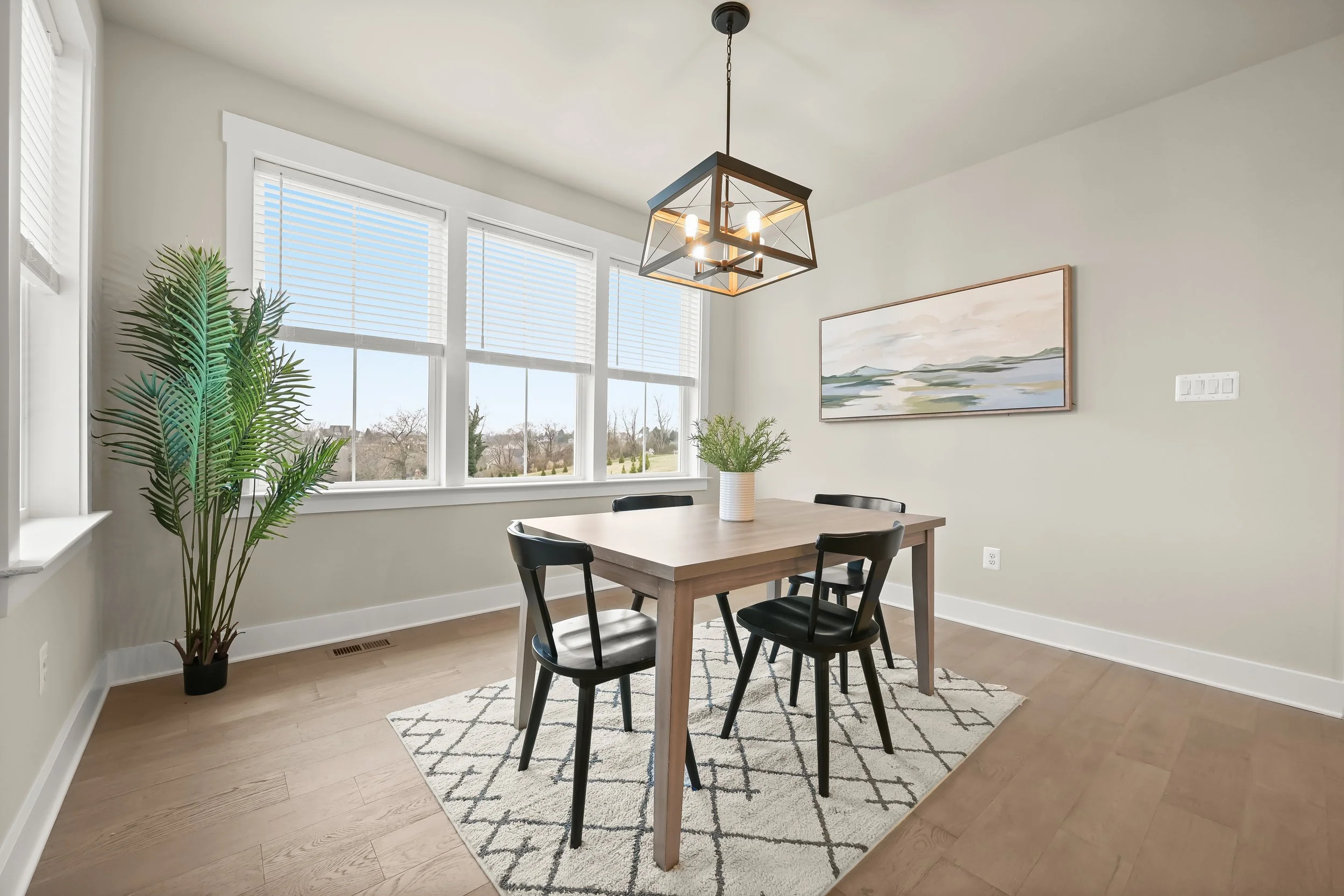 23-Breakfast Nook.jpg