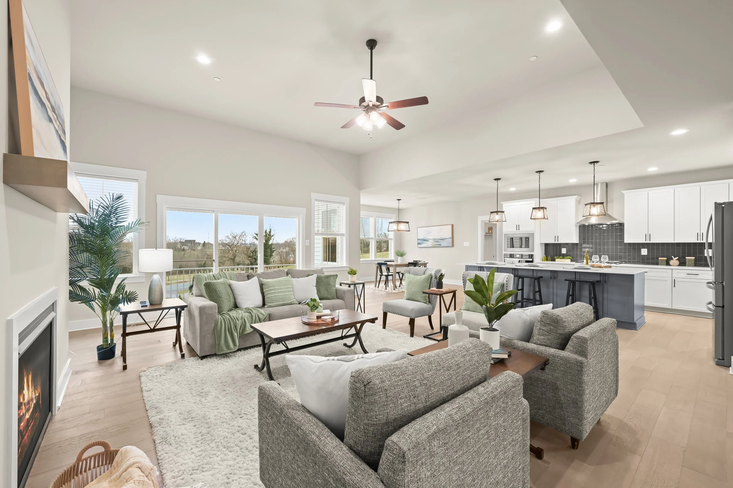 10-Living Room.jpg