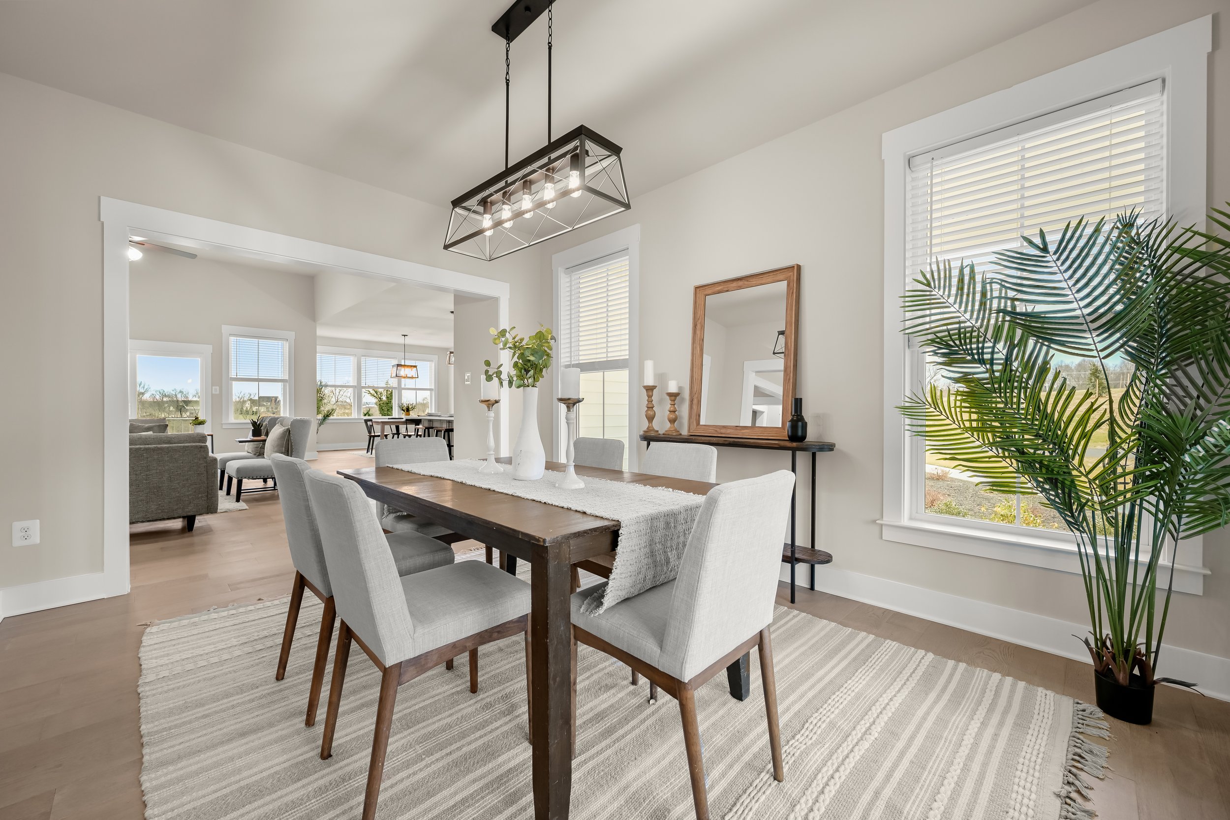 08-Dining Room.jpg