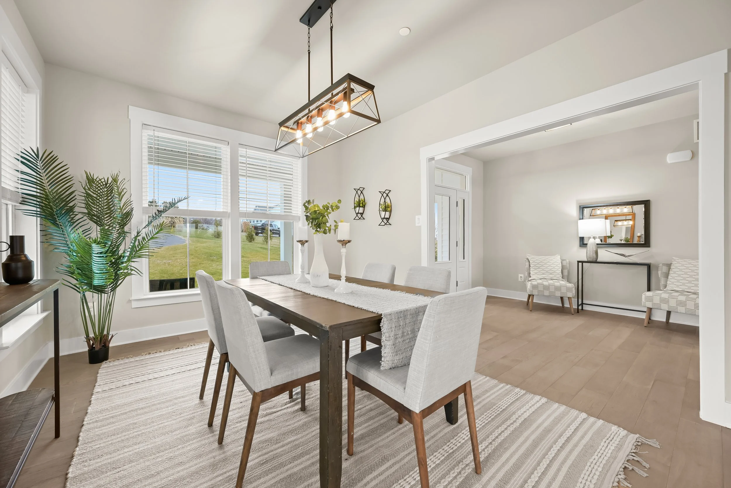 09-Dining Room.jpg
