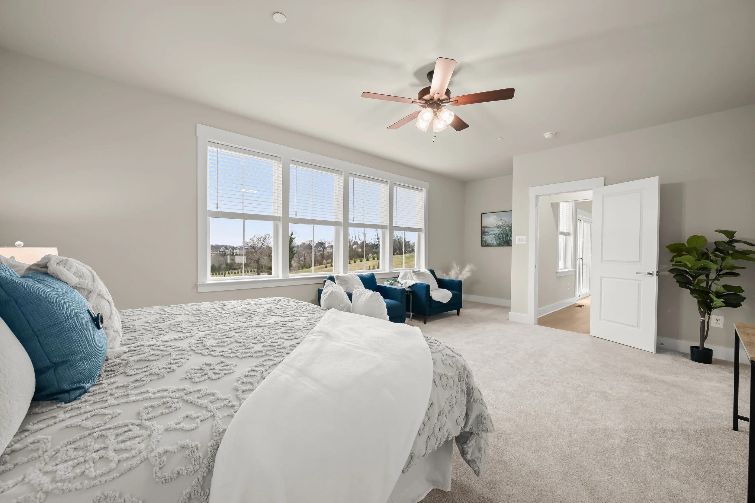 27-Primary Bedroom Suite.jpg