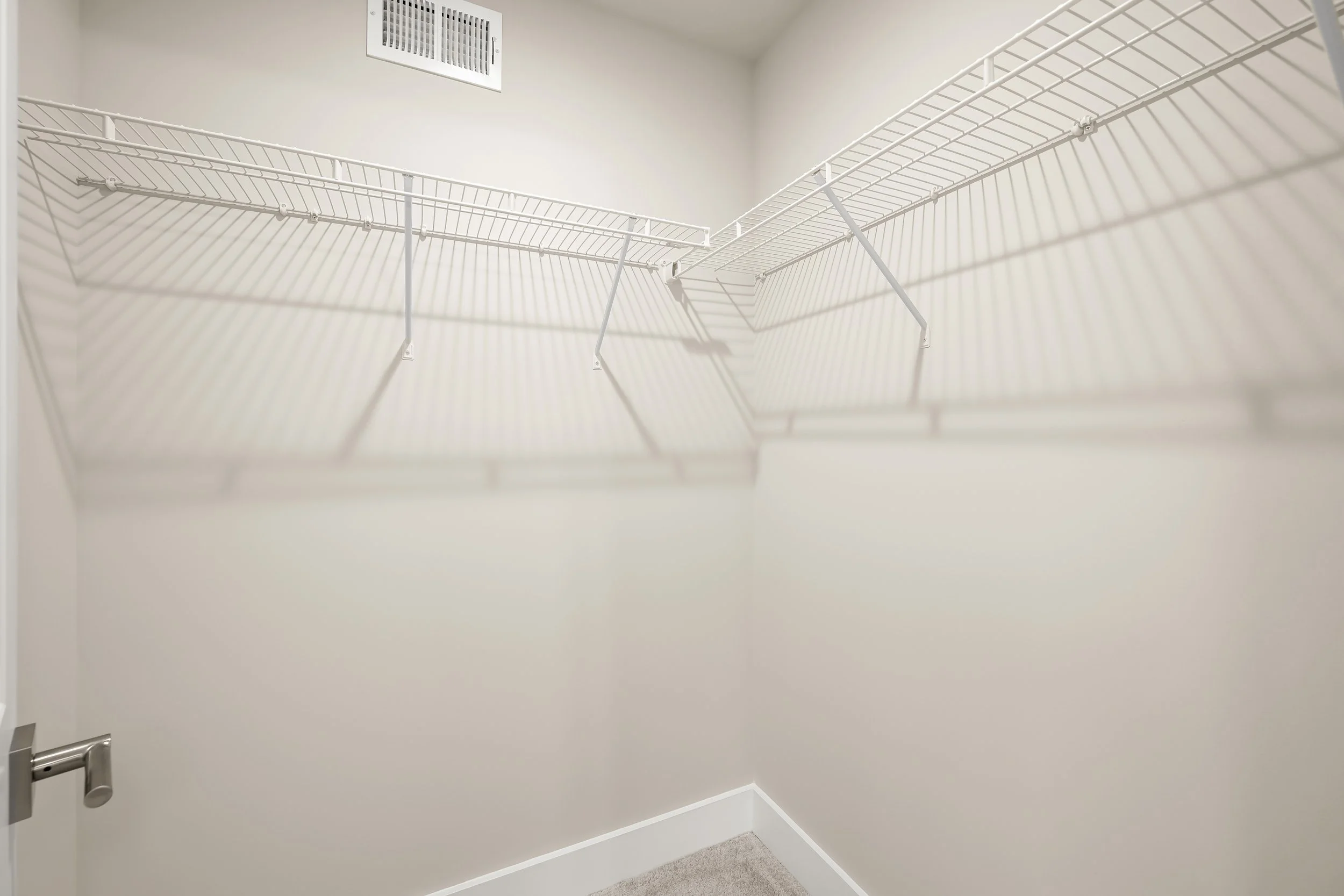 43-Walk-in Closet.jpg
