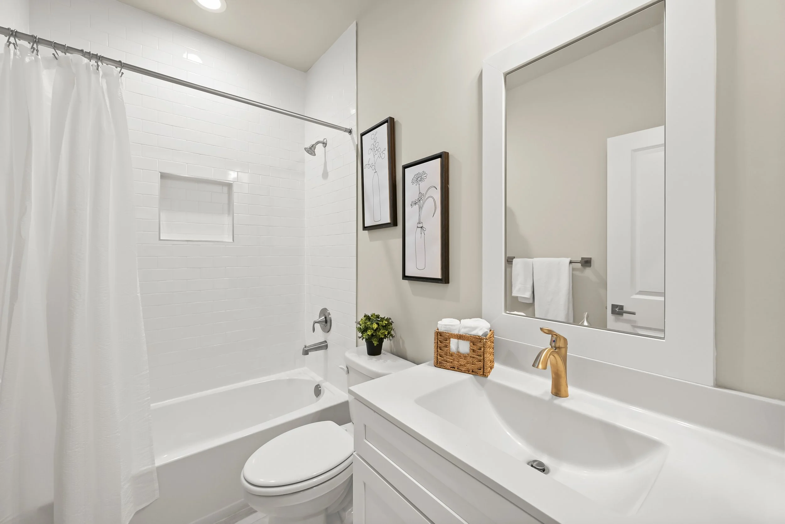 34-Second Bathroom.jpg