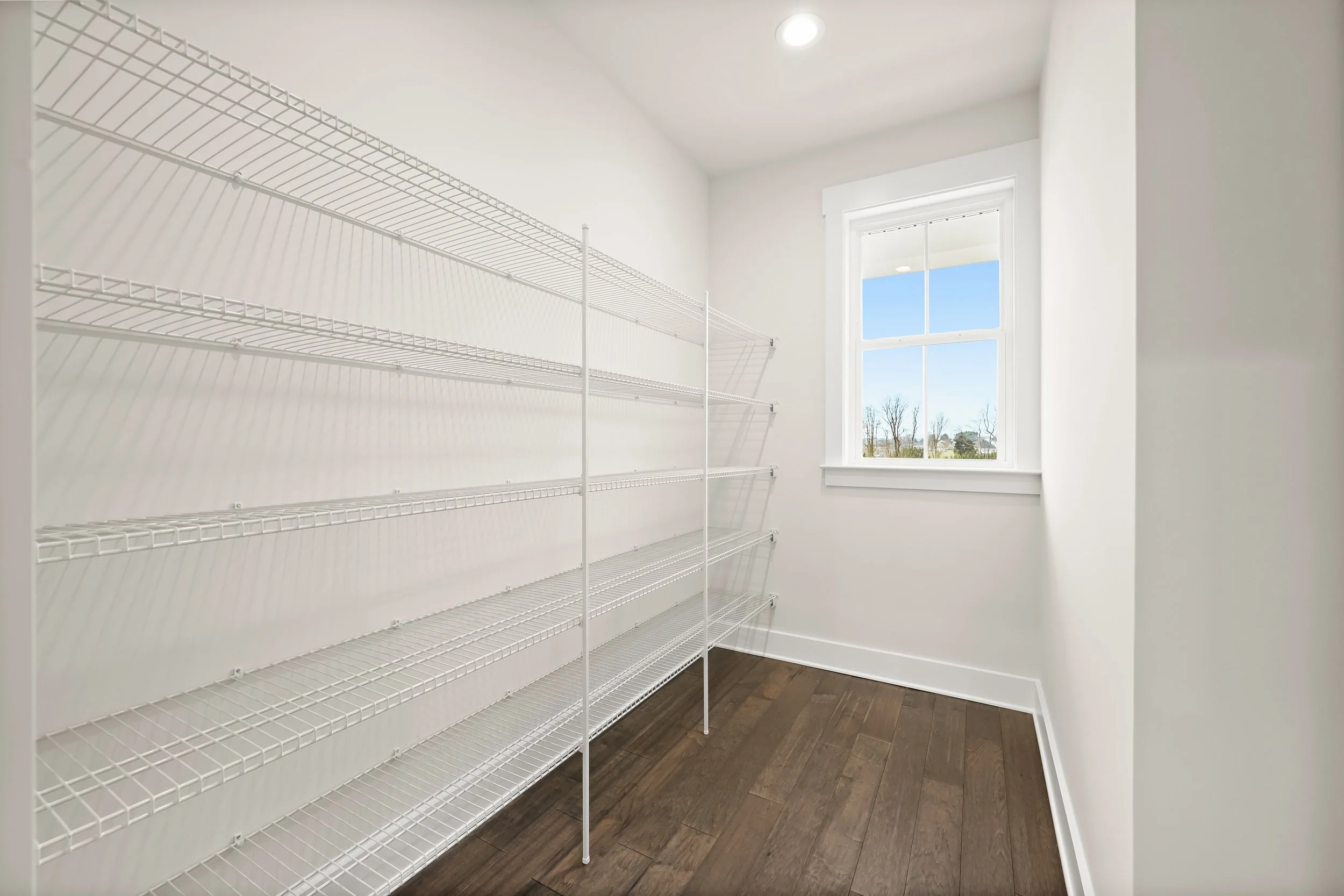 16-Walk-in Pantry.jpg