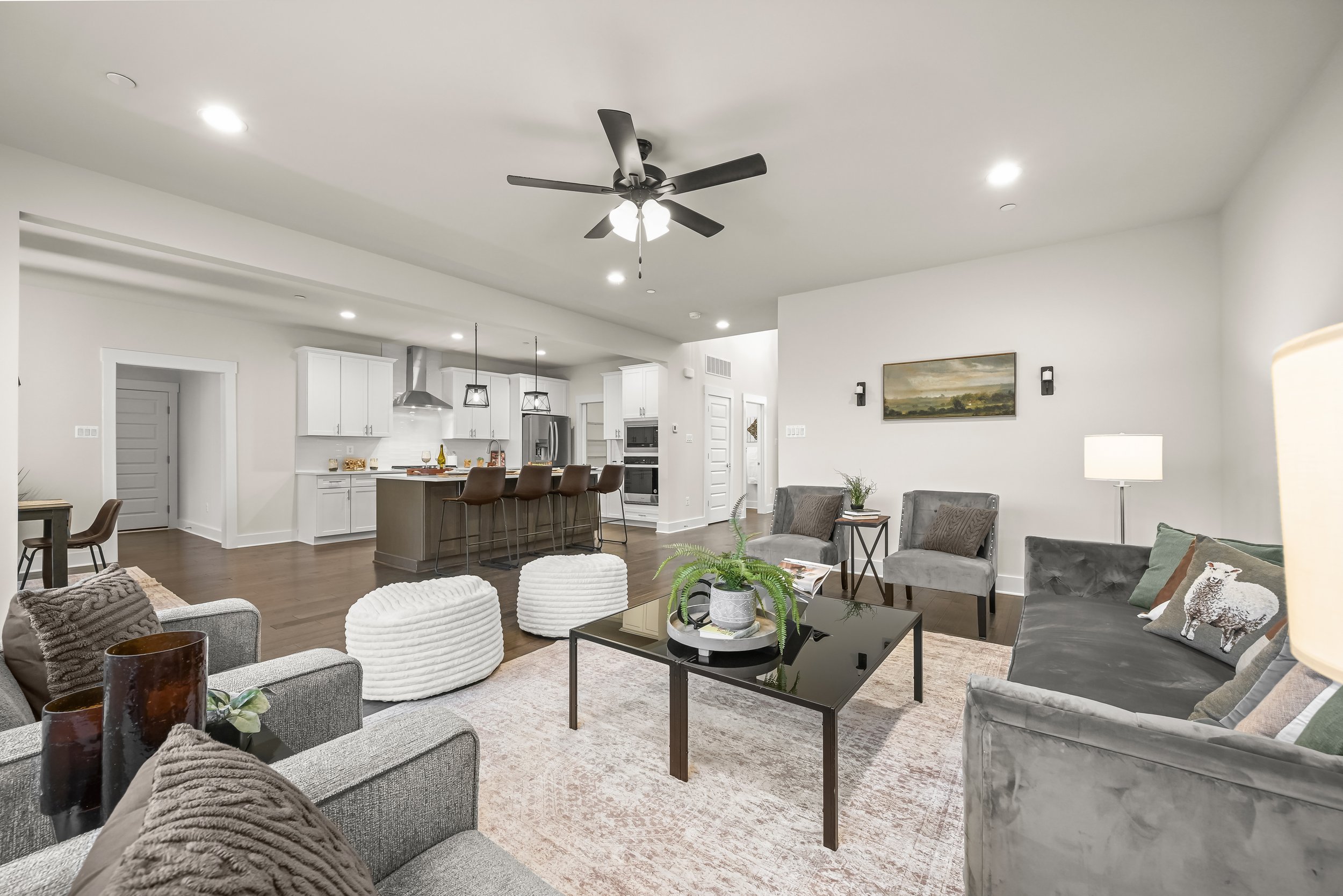 20-Living Room.jpg