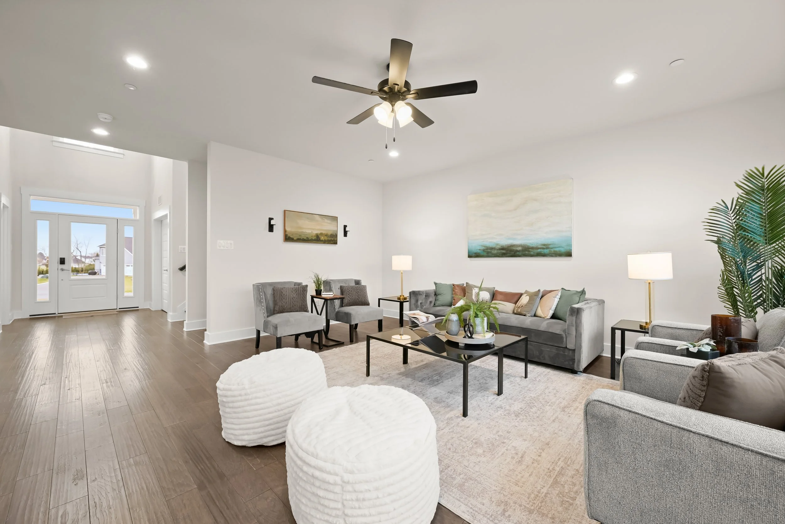 21-Living Room.jpg