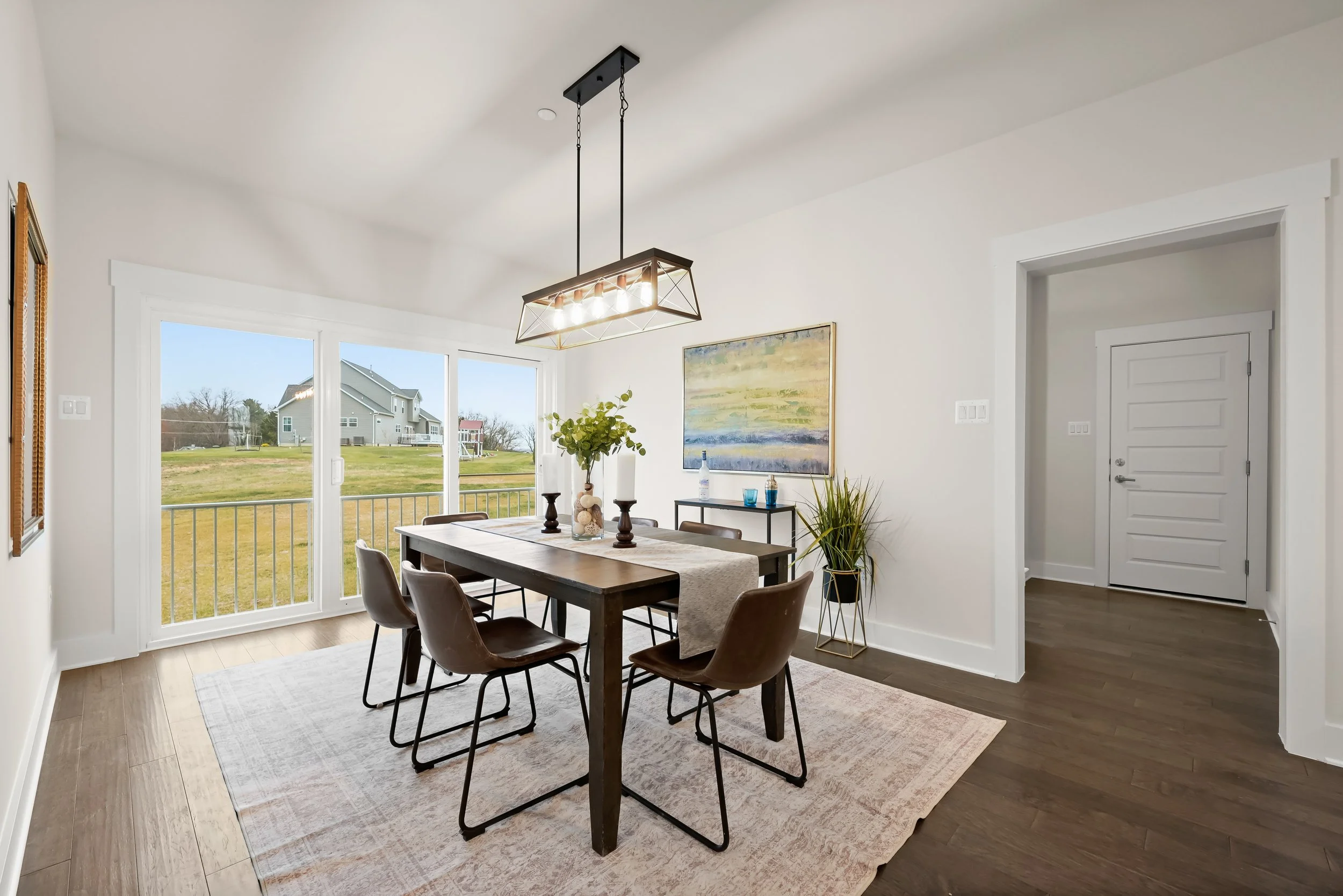 22-Dining Room.jpg