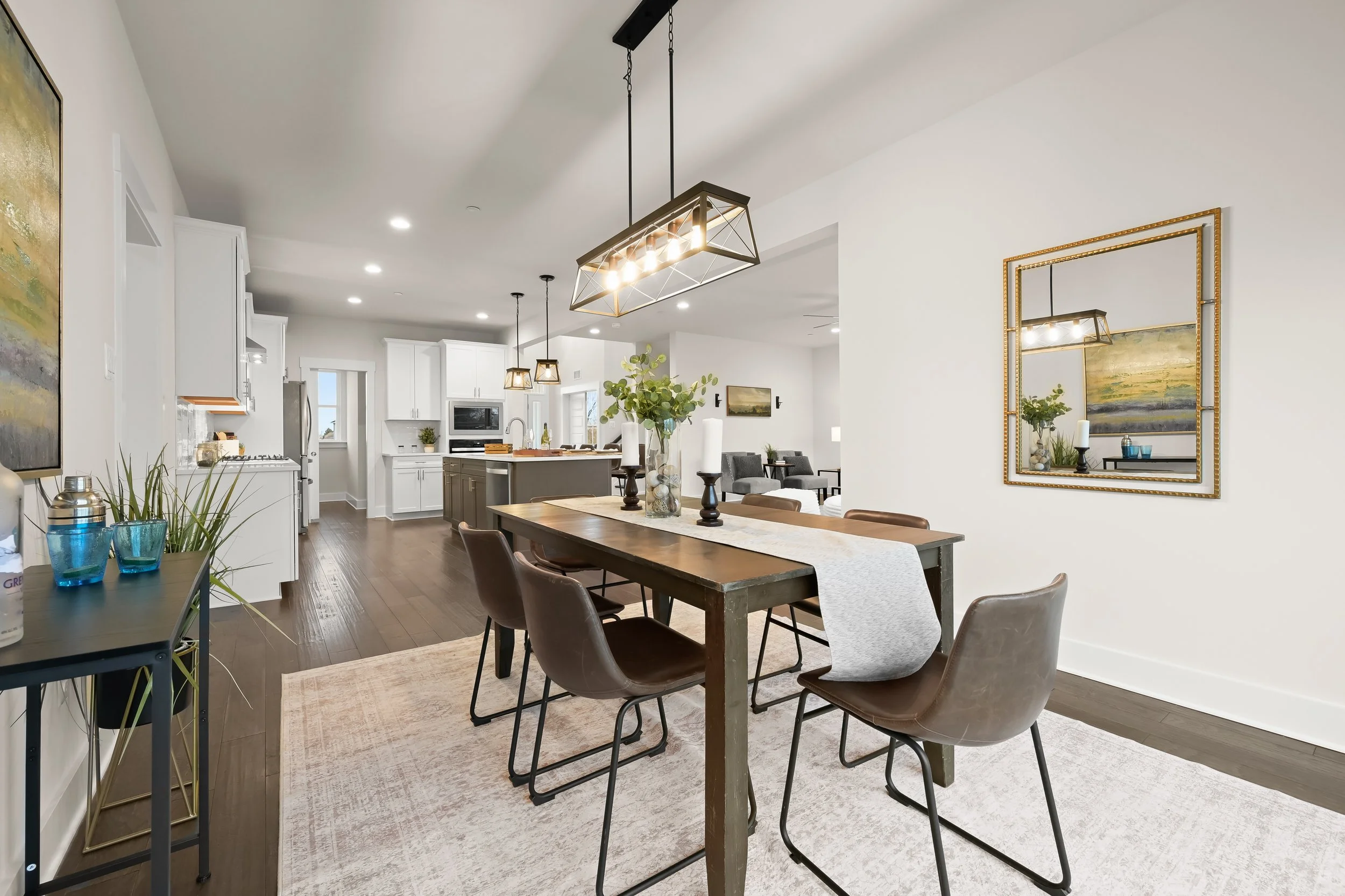 24-Dining Room.jpg