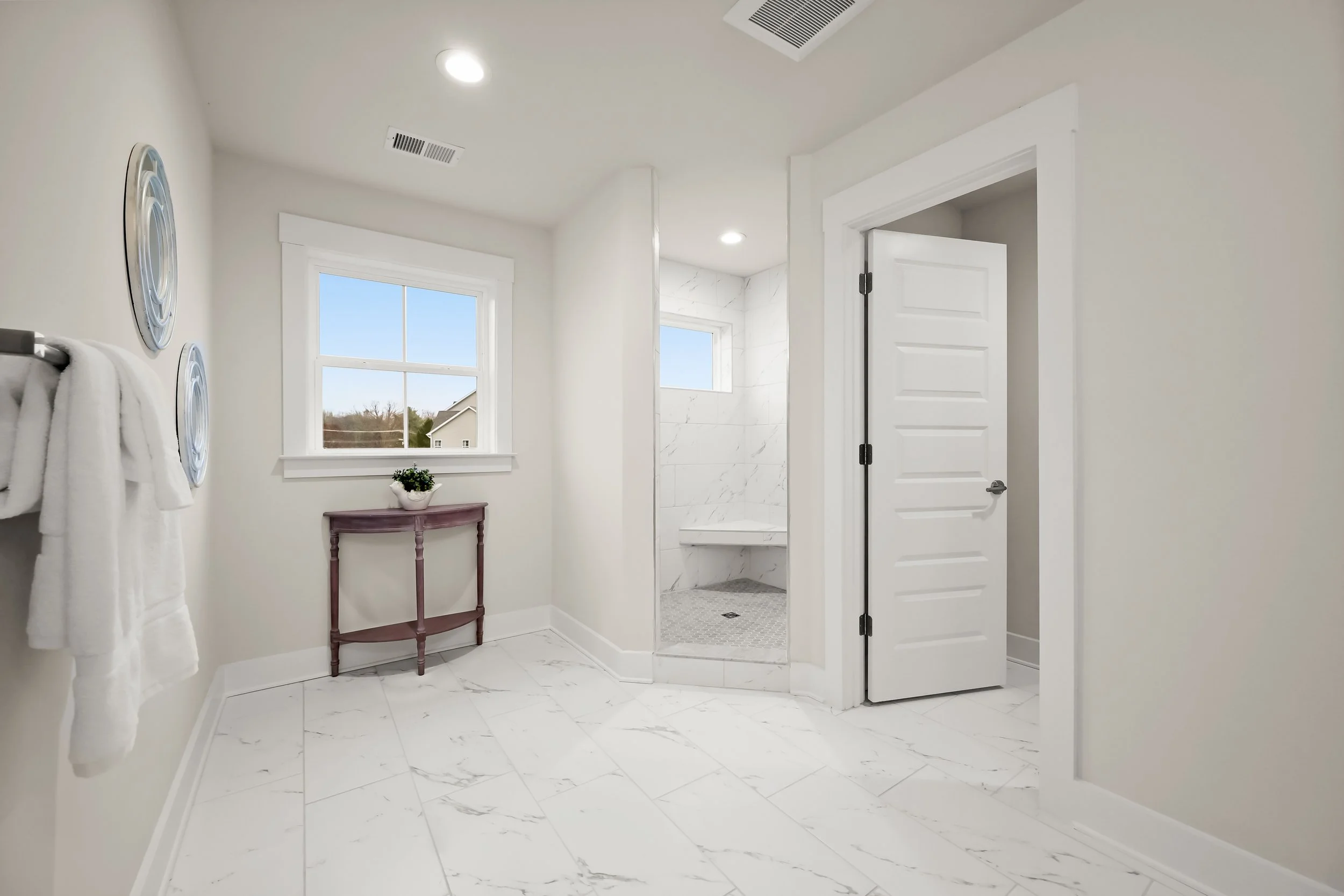 33-Primary Ensuite Bathroom.jpg