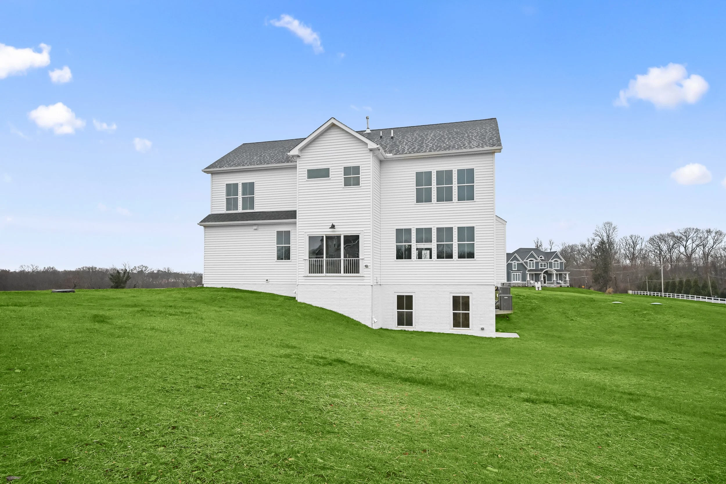 47-Rear Yard.jpg