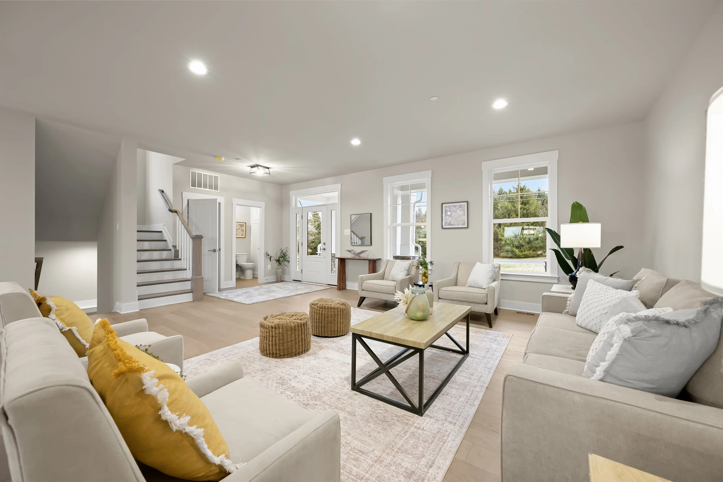06-Living Room.jpg