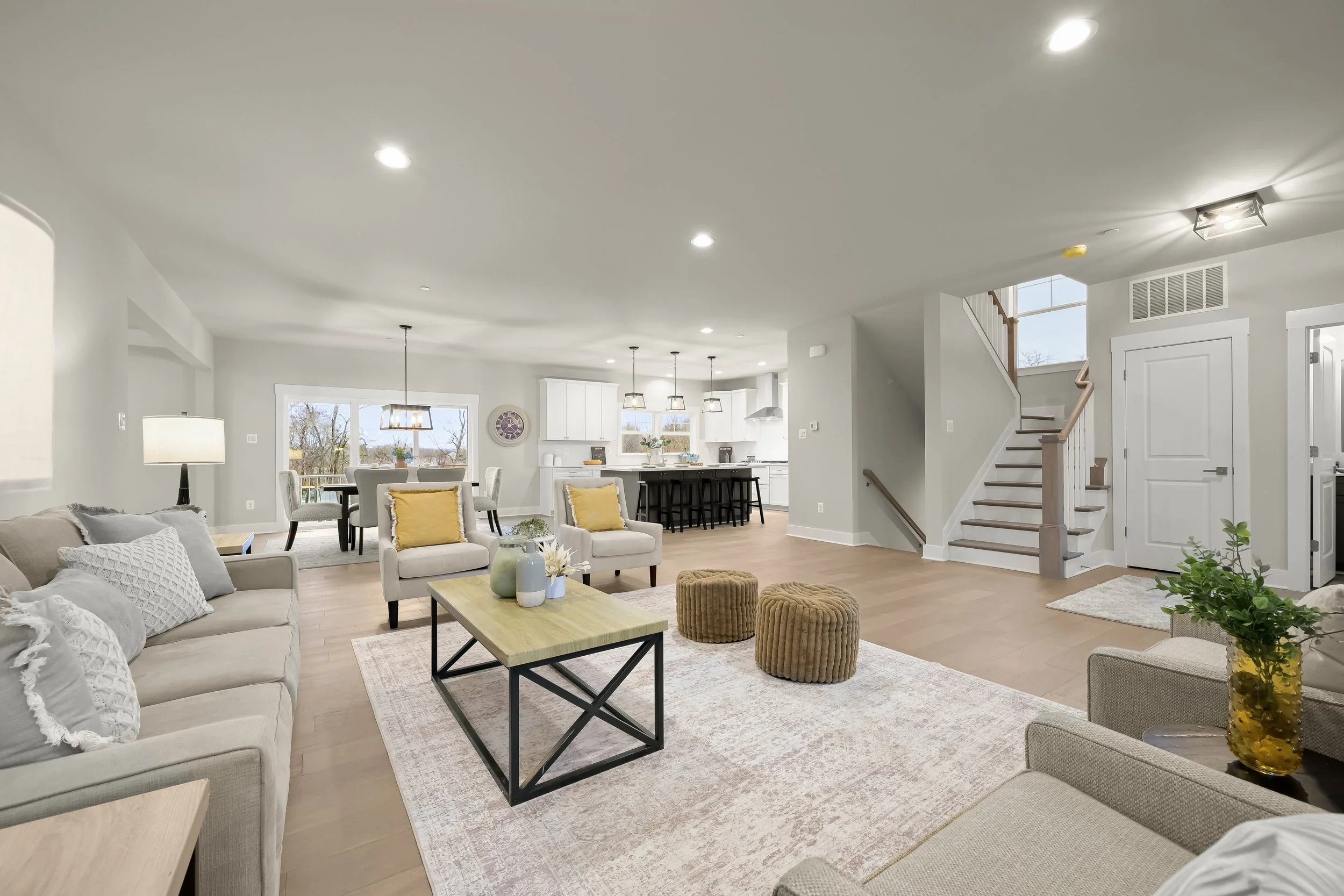 10-Living Room.jpg