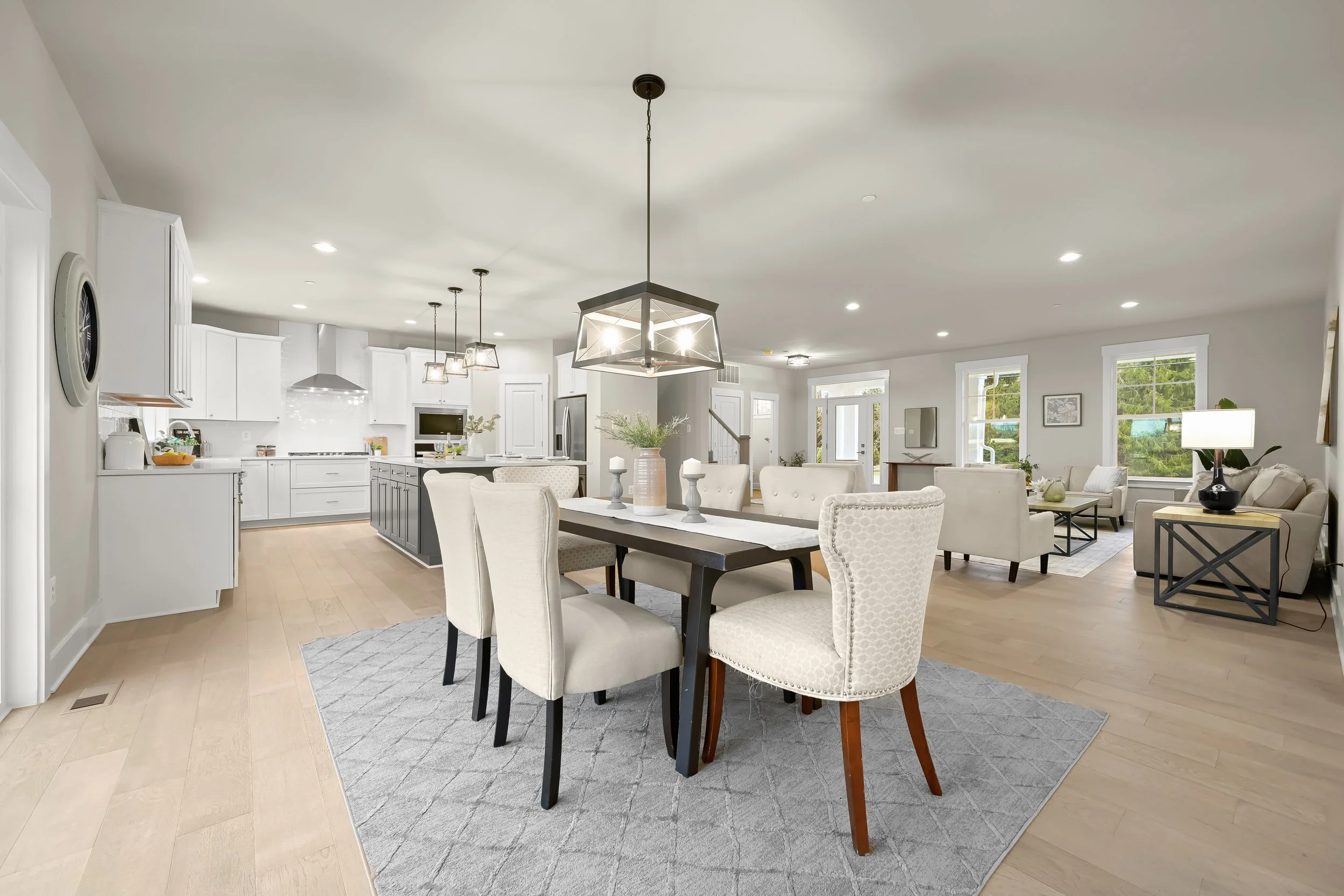 17-Dining Area.jpg