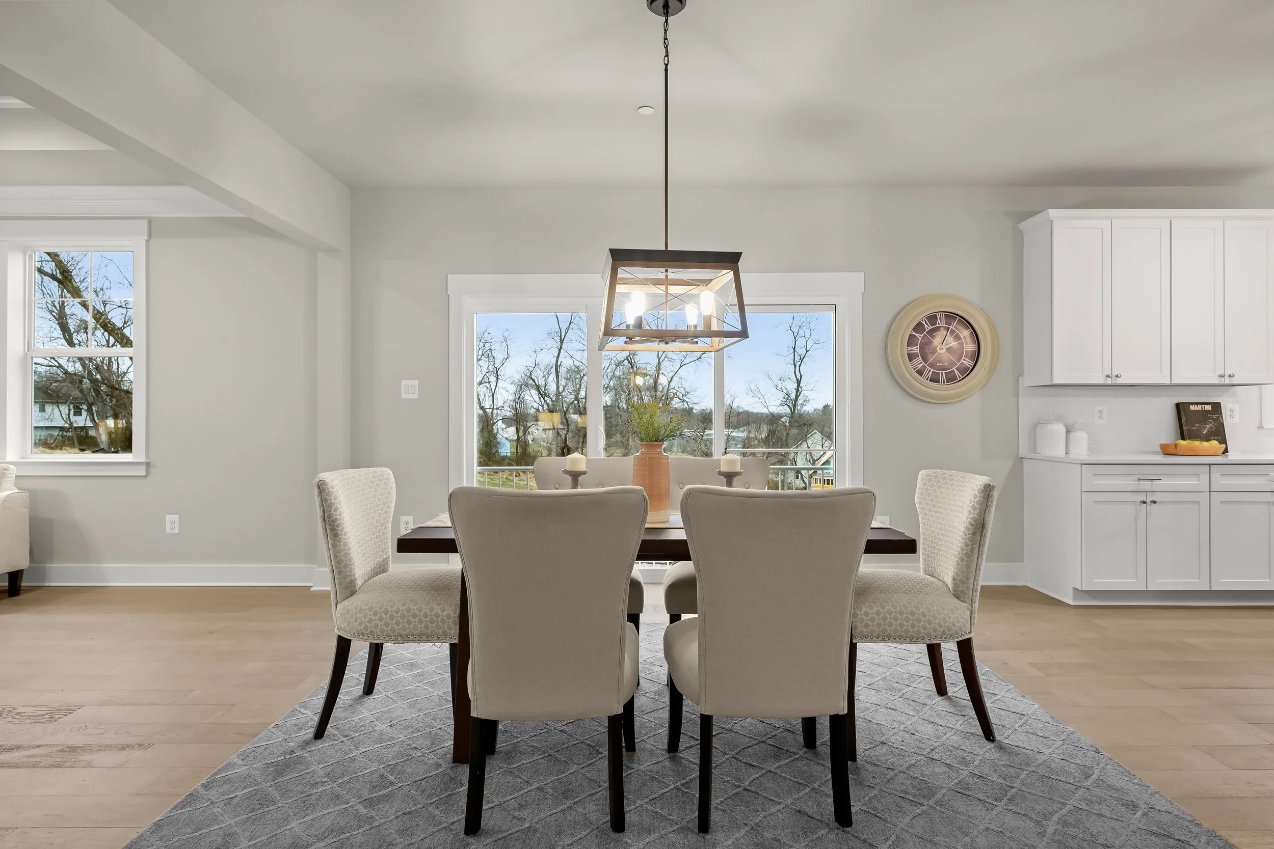 18-Dining Area.jpg