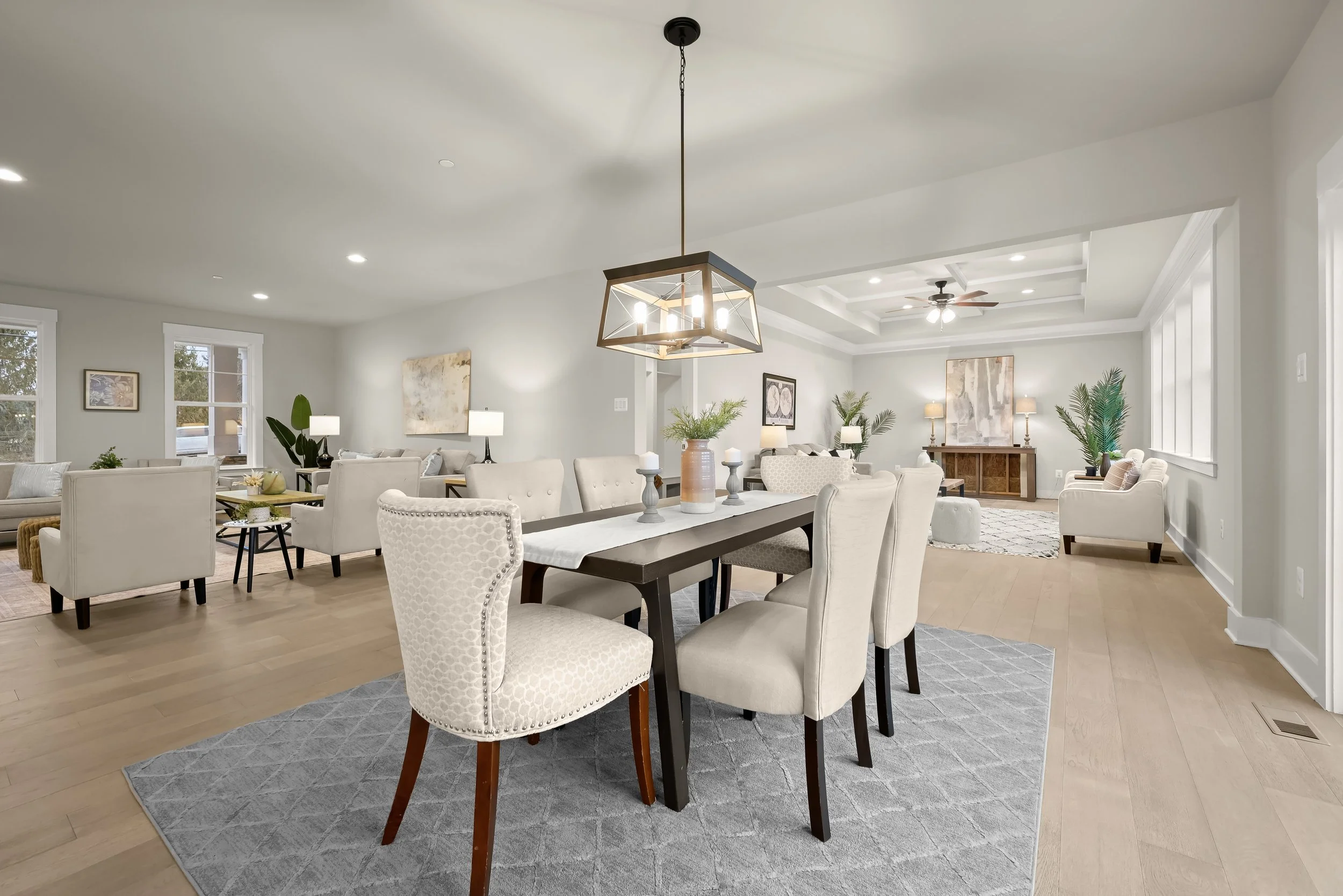 19-Dining Area.jpg