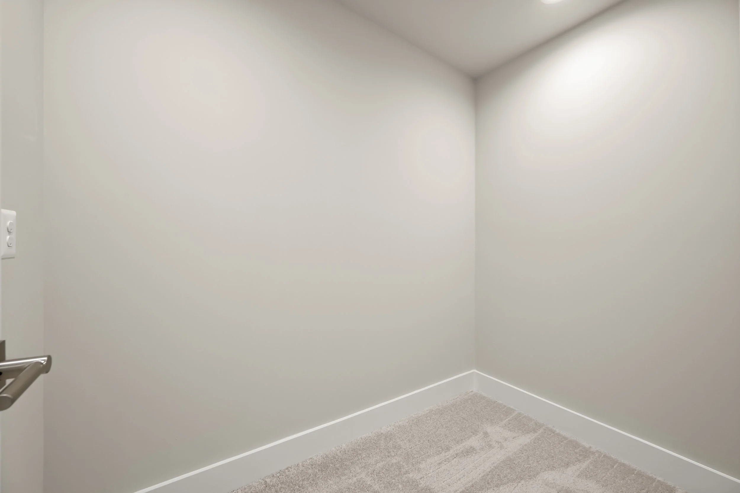 41-Walk-in Closet.jpg