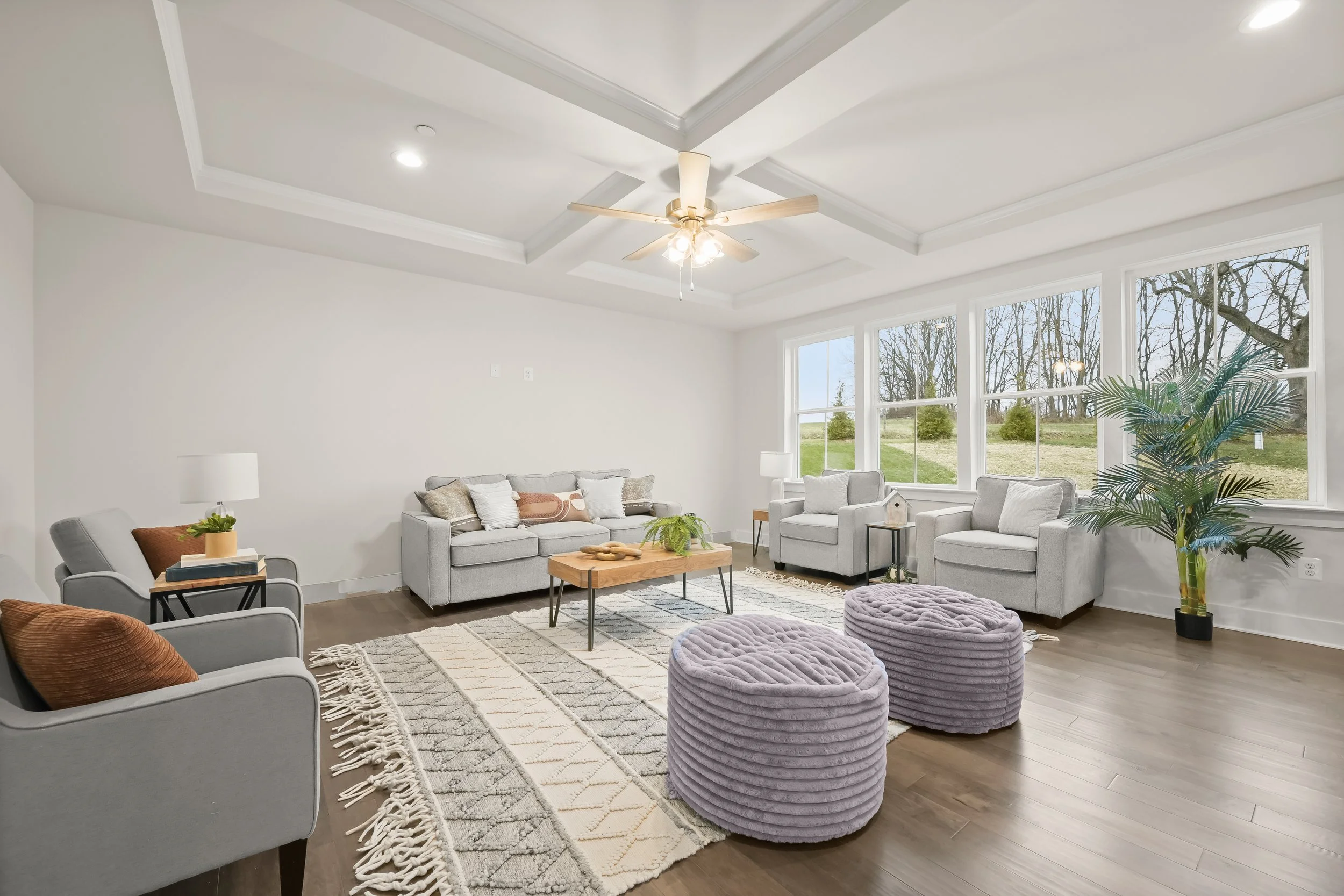 24-Living Room.jpg