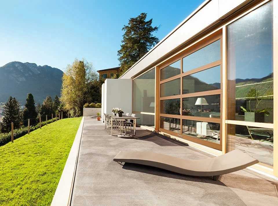 Modern Garage Door_Amarr.jpg