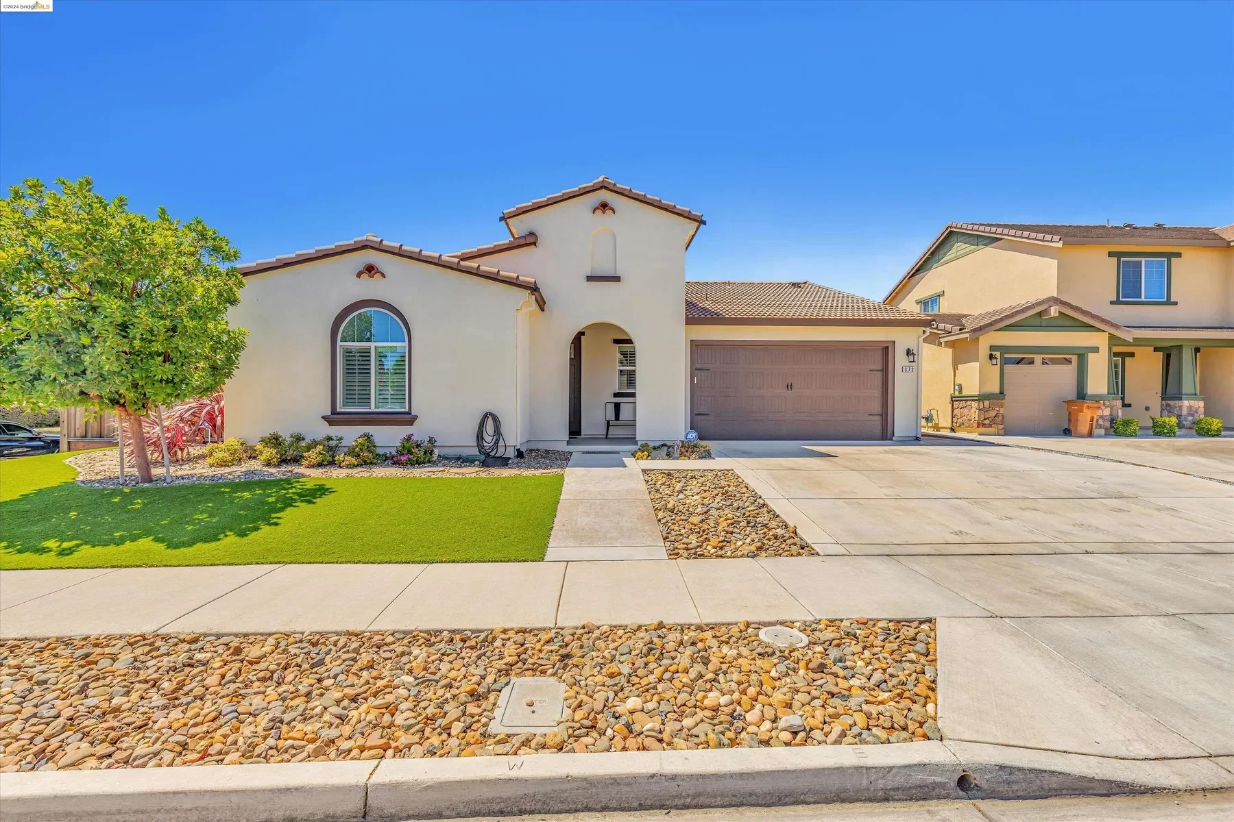 372 Woodhaven Dr. $870,000