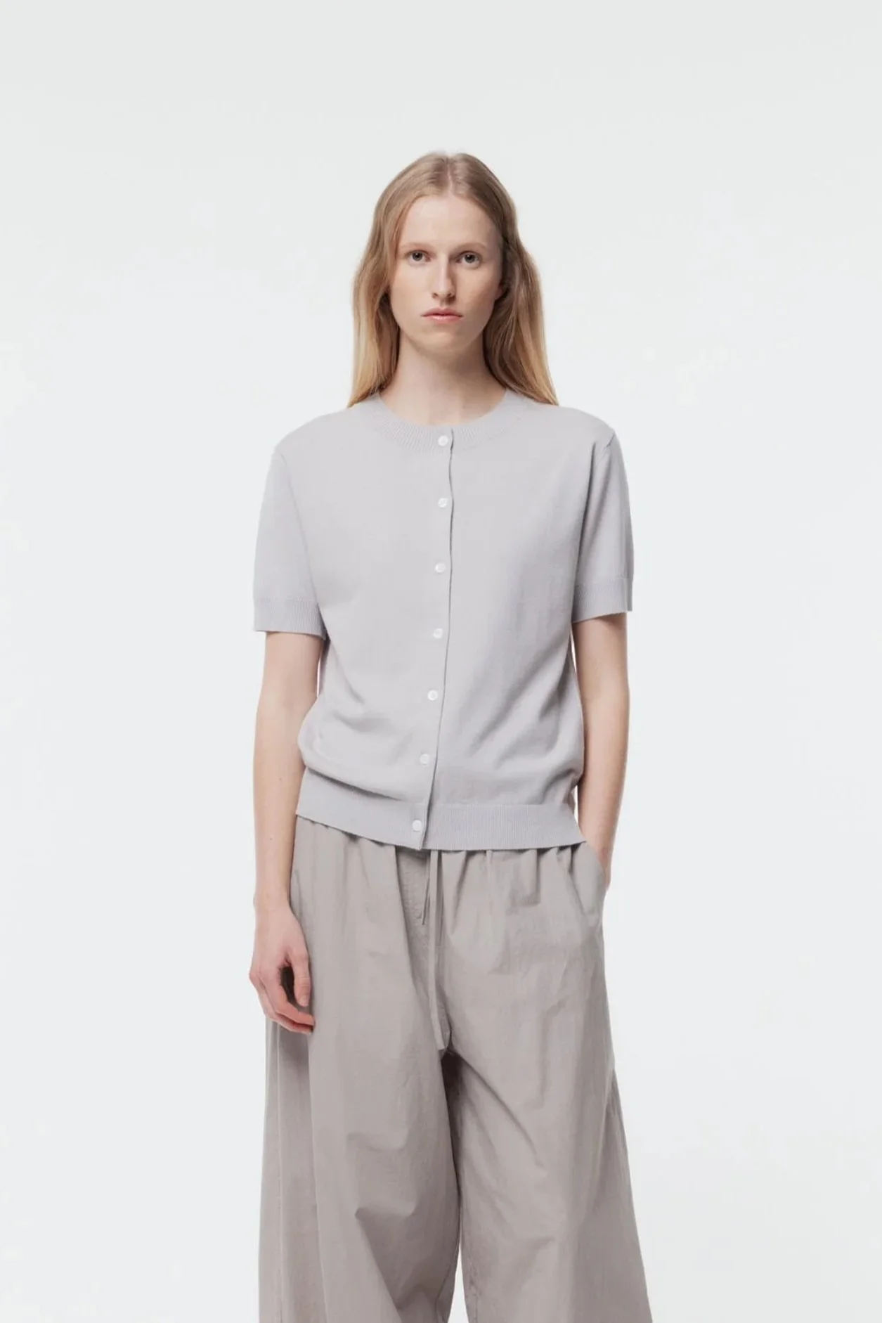 SS26_AURELIA_CARDI_LELA_PANT_ASH_GREGORY+SS2727446.jpg