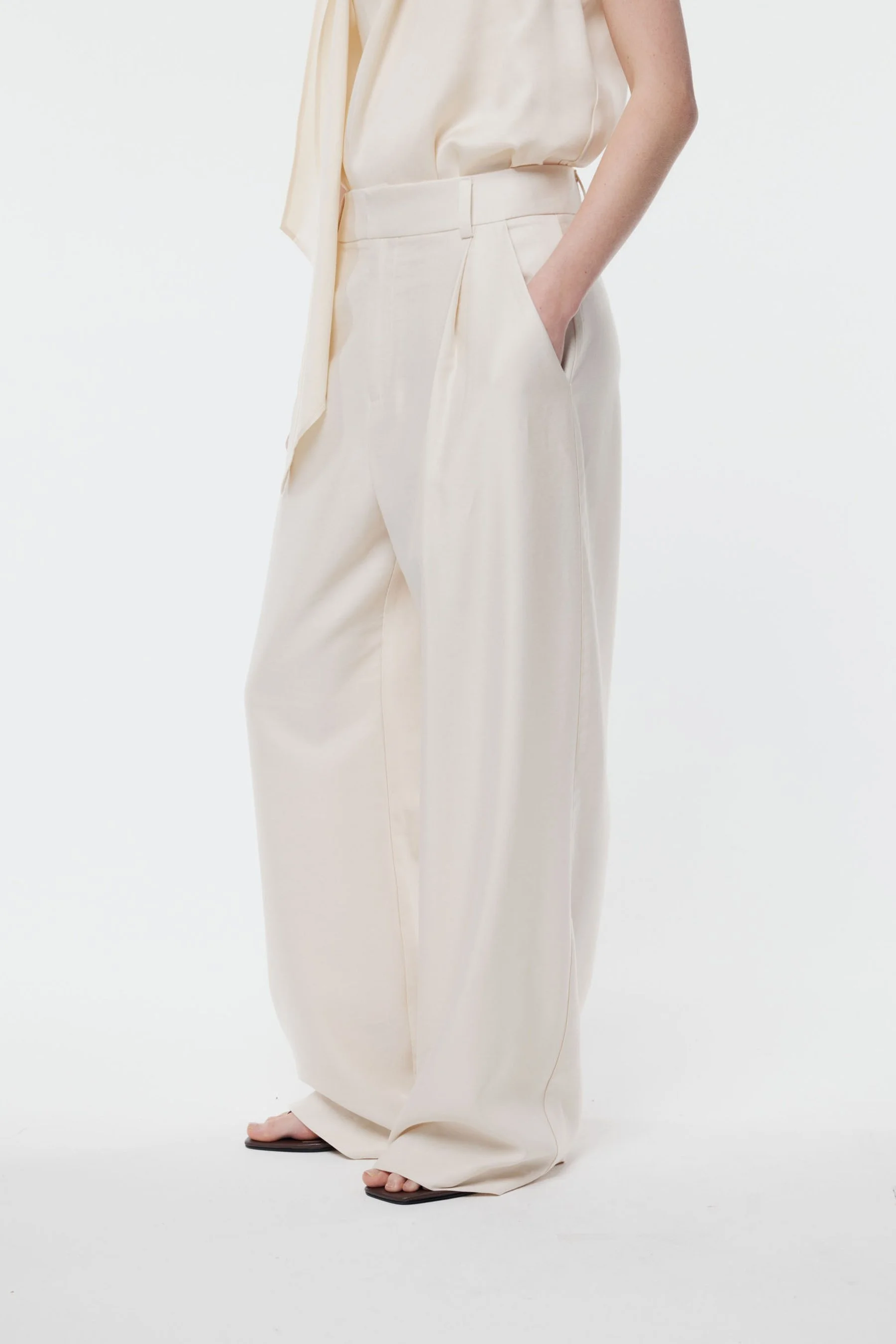SS26_ROSINE_TOP_MARCEL_PANT_OYSTER_GREGORY SS2728069.jpg