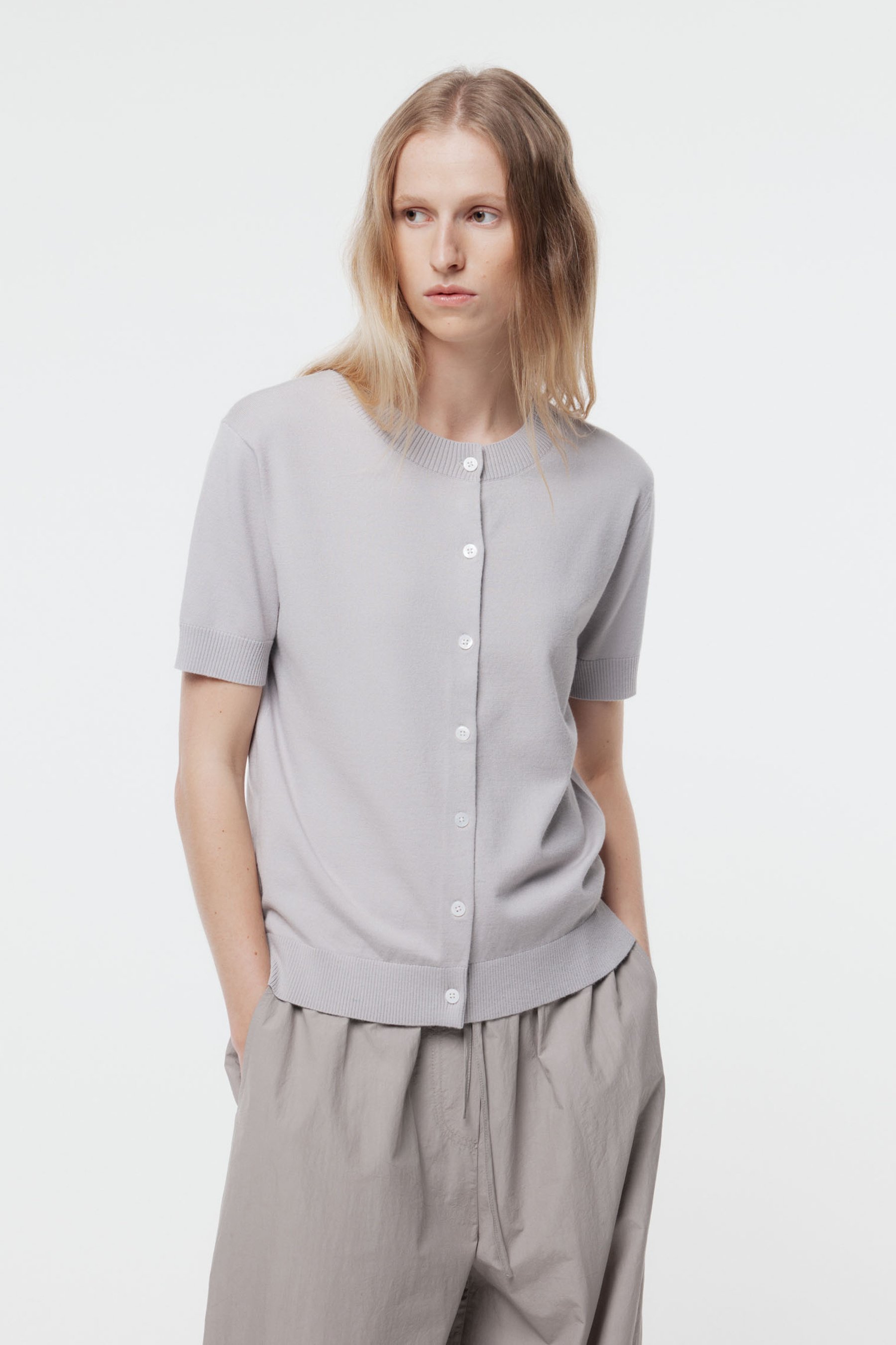 SS26_AURELIA_CARDI_LELA_PANT_ASH_GREGORY SS2727462.jpg