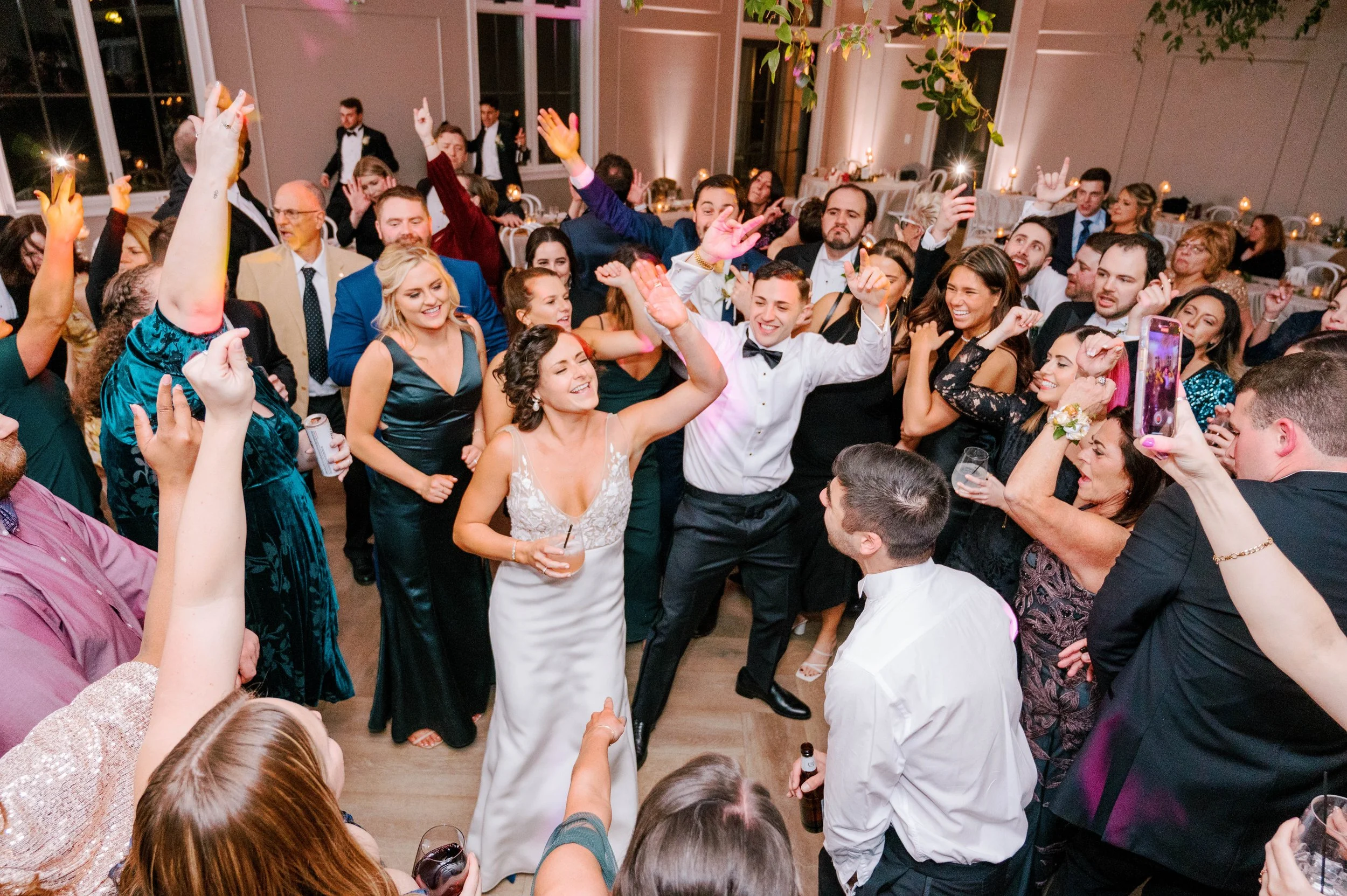WEDDING DJ