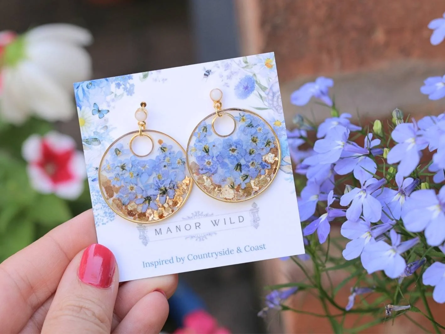 From Garden to Jewellery Box: How Real Pressed Flowers Become Part of Manor Wild