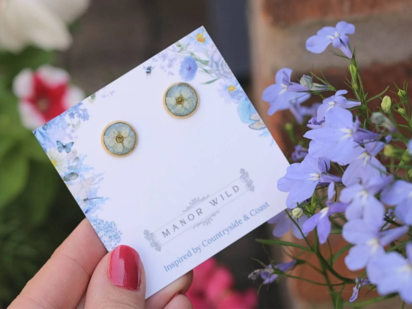 White Wildflower Stud Earrings