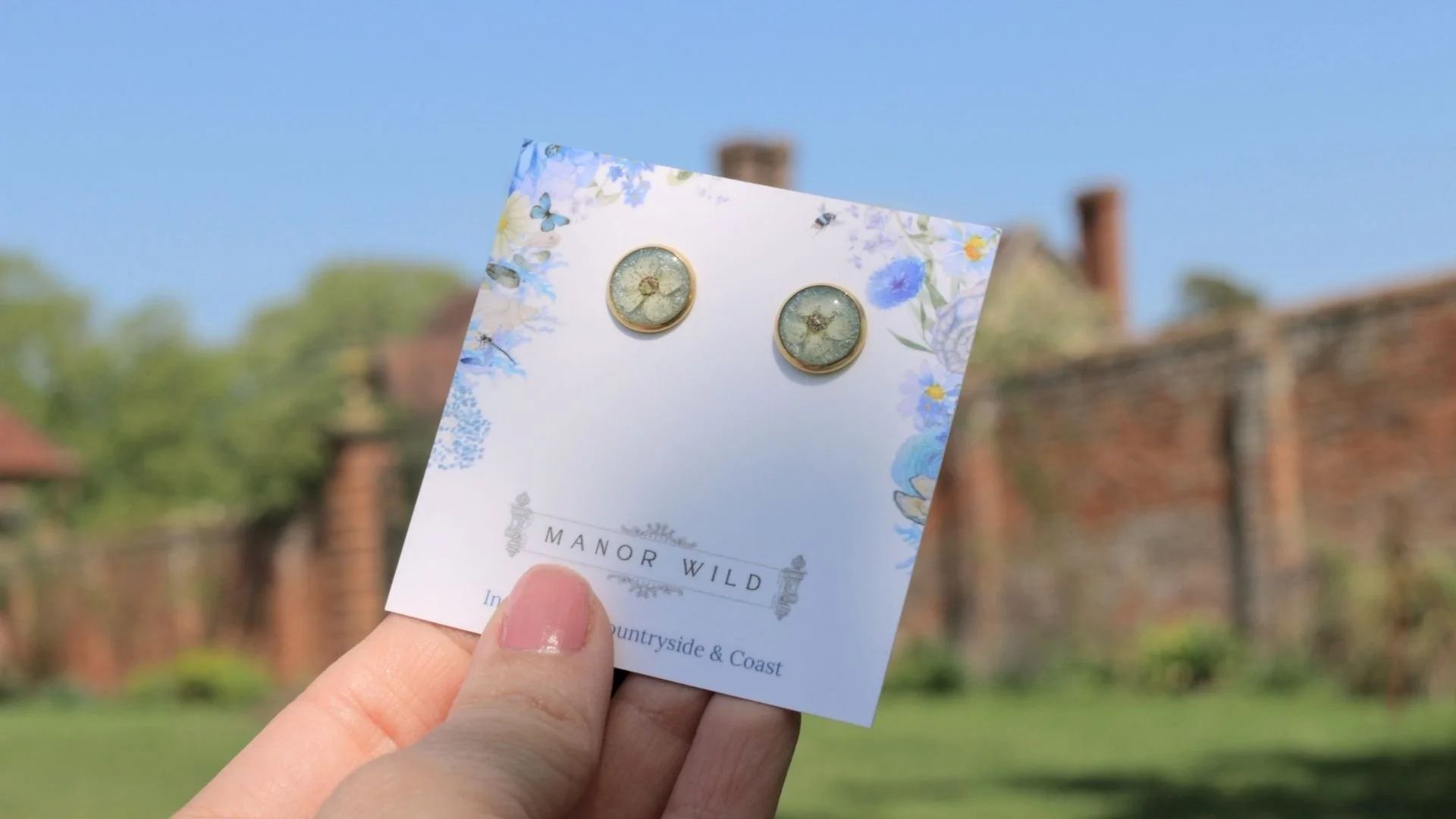 White Wildflower Stud Earrings