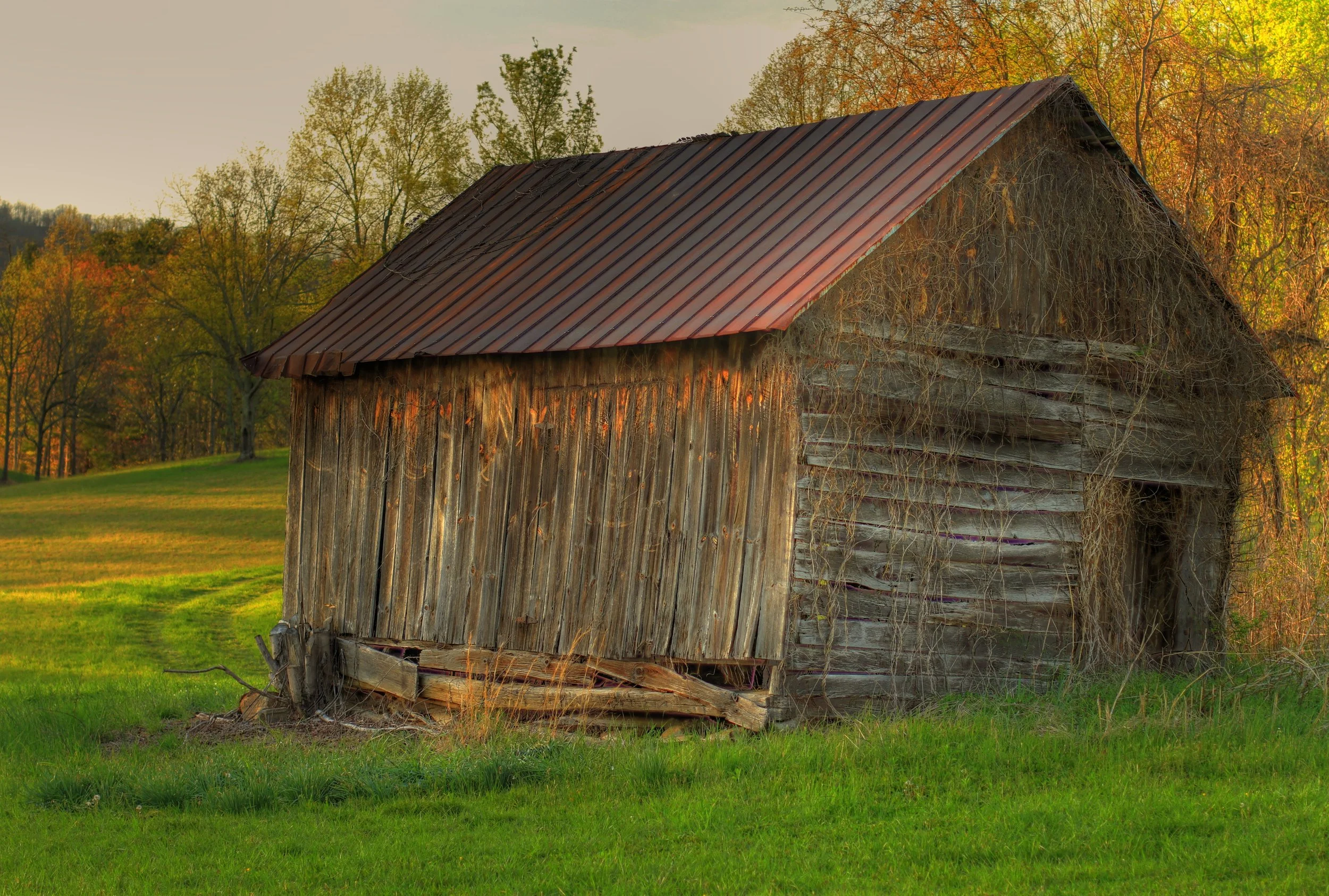 Old building across from Lyla's.jpg