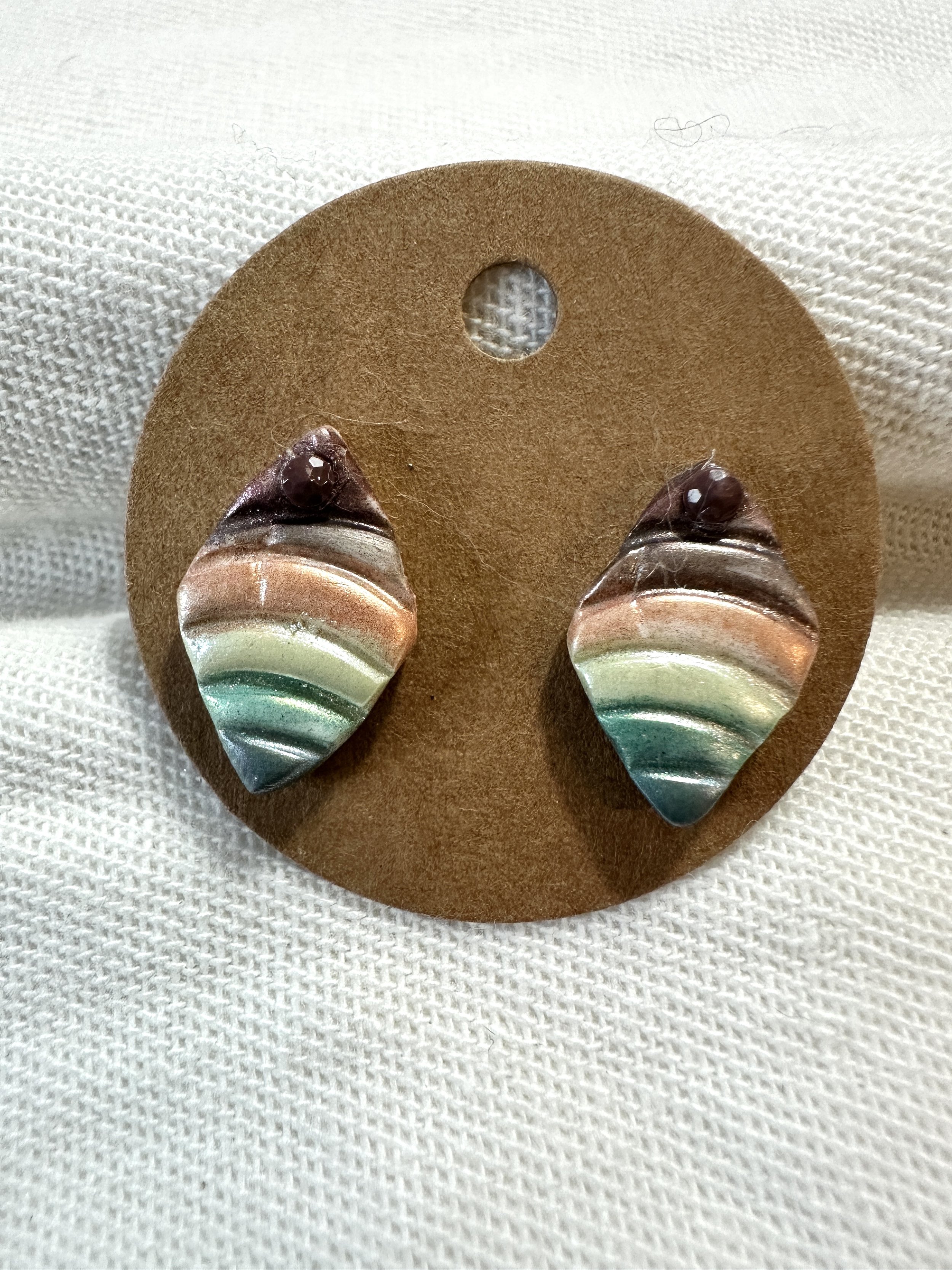 Hyacinth Sculpted Stud II