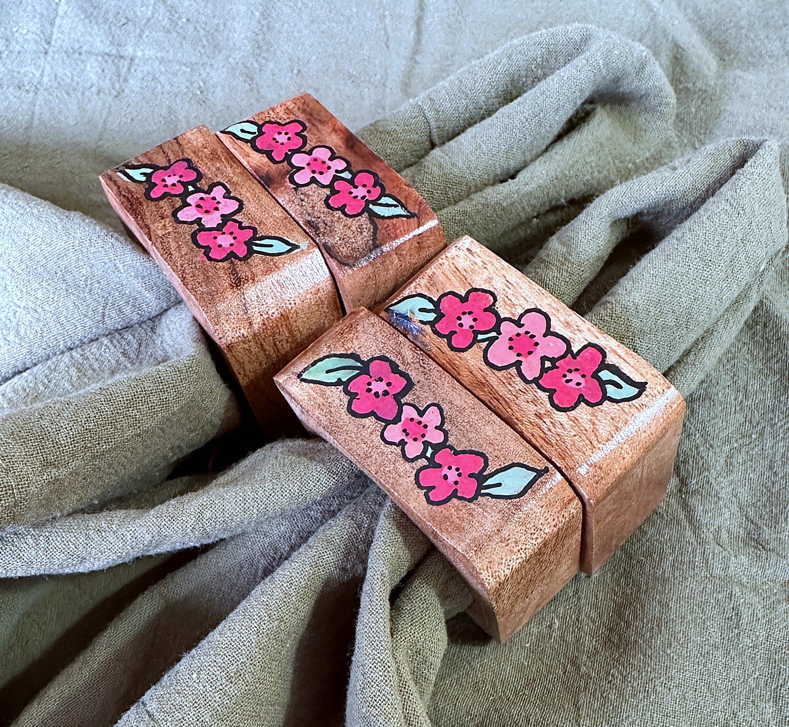 Petal & Wing Napkin Ring Set IV