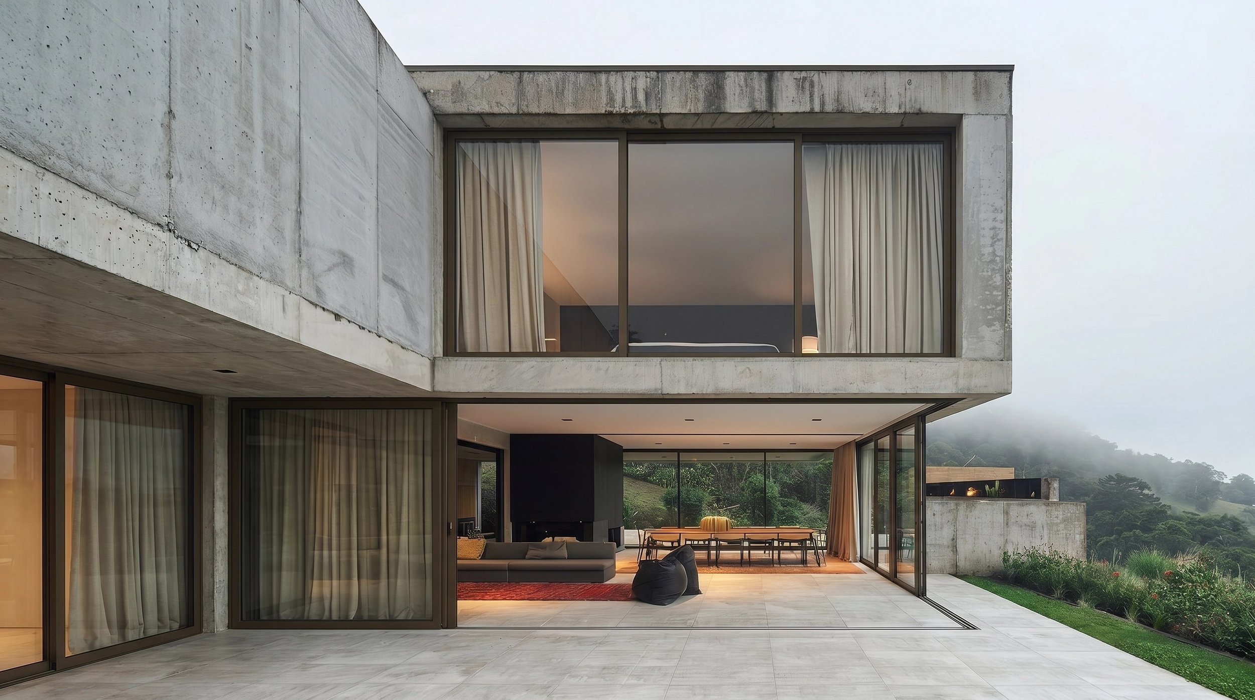 Casa contemporânea de dois andares com esquadrias de PVC e vidro, fachada em concreto