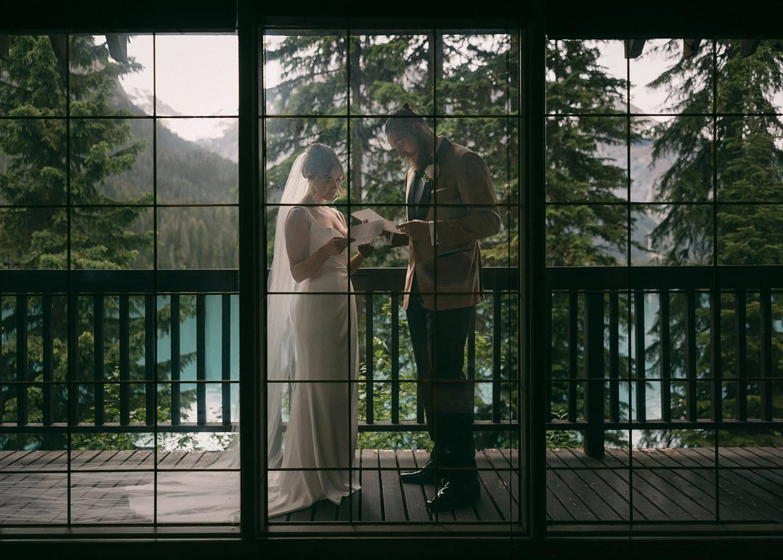 Relaxing Summer Wedding at Emerald Lake Lodge