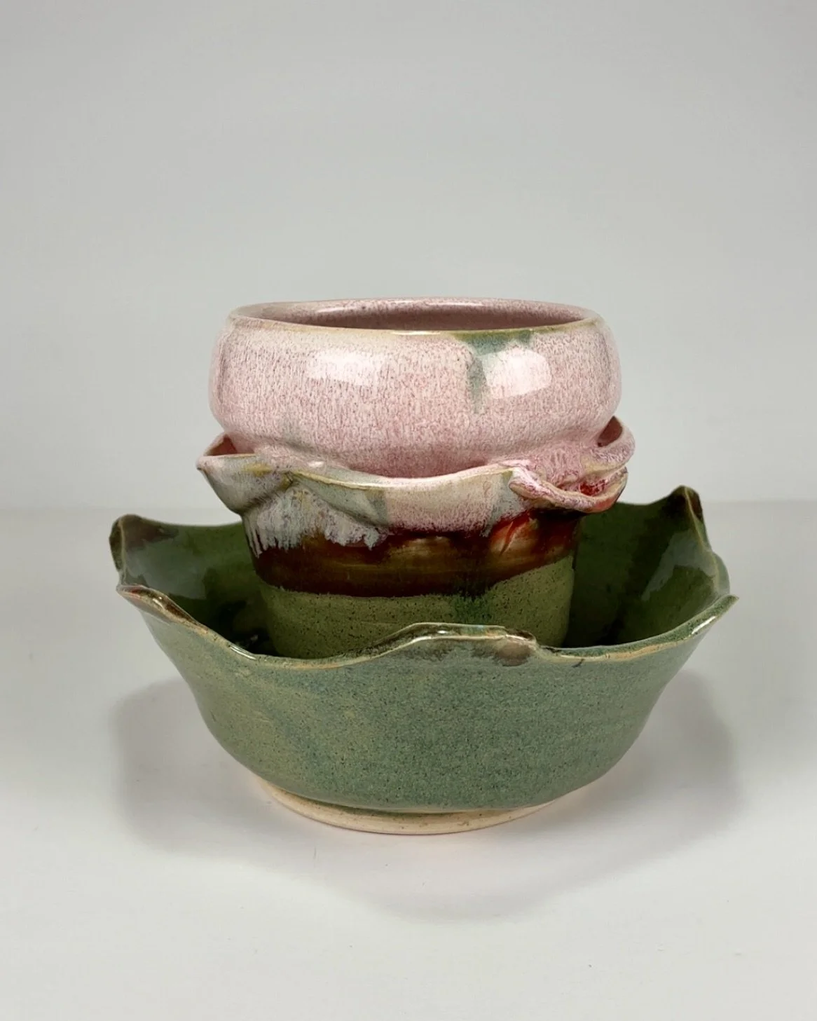 Flower Flower Pot 
October 2025 
Stoneware 
Cone 6 electric